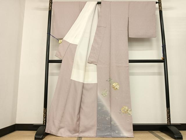 平和屋の平和屋着物●豪華色留袖　駒刺繍　雪輪花文　暈し染め　金銀彩　正絹　逸品　AABF0704fy｜アングル3