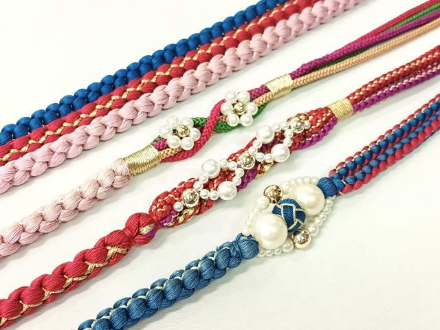 ■■■　商品詳細　■■■ ※こちらのお品はまとめての出品となりますので、 汚れ・サイズ等の詳細は記載しておりません。 ご理解の上でのご入札をお願い致します。 大変上質な逸品になります。 お安く出品致しますので、是非この機会にいかがでしょうか？ ■■■　注意事項　■■■ ■モニター発色の具合により色合いが異なる場合がございます。 ■寸法は多少の誤差が生じる場合がございますのでご了承ください。 ■縫込みの長さが左右非対称の場合は短い部分を記載しております。 左右非対称であってもご返品・お値引き等の保証は出来かねますので、ご了承の上ご購入をお願い致します。 ■シミ等のチェックには注意を払っておりますが、見落としがある場合もございますし、個人の見解も様々ですので神経質な方のご購入はお控えください。 ■箪笥に入っておりました着物や帯なので畳みシワや匂いがあるものもございます。 ■お休みは基本的に土日祝となりますが、その他臨時でお休みする場合がございますのでご了承ください。 ■商品の発送は平日のみの発送となります。 ■夜間と土曜、日曜日はお問い合わせの回答が遅れる場合がございます。 ■当店では、お直し、紋入れ、お手入れ等は承っておりません。 ■生地の状態（ヤケ、経年劣化等）によってはサイズ直しが出来ない場合がございます。 その点もどうかご了承のうえ、ご購入をお願いいたします。 ■弊社で取り扱う商品は一点ものにつき、時期や在庫状況に応じて金額が変更となる場合がございます。 ■検針は行っておりません。予めご了承いただきますようお願いいたします。 ■【洗える着物】と記載のある商品におきましては、商品お届け後に洗濯を行ってしまってからのご返品にはご対応しかねます。 念の為、専門店でのお手入れをお願いいたします。 ■着物のサイズ目安は下記を参考ください↓ ＜女性着物＞　お端折り次第で＋5cm　−1cmが着用可能サイズ 　例）身丈170cmの場合、身長160cm〜175cm ＜男性着物＞　身丈＋約25cm〜27cm程が適応身長 　例）身丈155cmの場合、身長180〜182cm