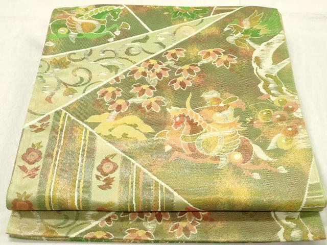 ■■■　サイズ　■■■ 長さ 416cm 幅 30.5cm程 ■■■　商品詳細　■■■ 【正絹・芯なし】 詳細に関しましては、画像をご確認ください。 大変上質な逸品になります。 お安く出品致しますので、是非この機会にいかがでしょうか？ ■■■　注意事項　■■■ ■モニター発色の具合により色合いが異なる場合がございます。 ■寸法は多少の誤差が生じる場合がございますのでご了承ください。 ■縫込みの長さが左右非対称の場合は短い部分を記載しております。 左右非対称であってもご返品・お値引き等の保証は出来かねますので、ご了承の上ご購入をお願い致します。 ■シミ等のチェックには注意を払っておりますが、見落としがある場合もございますし、個人の見解も様々ですので神経質な方のご購入はお控えください。 ■箪笥に入っておりました着物や帯なので畳みシワや匂いがあるものもございます。 ■お休みは基本的に土日祝となりますが、その他臨時でお休みする場合がございますのでご了承ください。 ■商品の発送は平日のみの発送となります。 ■夜間と土曜、日曜日はお問い合わせの回答が遅れる場合がございます。 ■当店では、お直し、紋入れ、お手入れ等は承っておりません。 ■生地の状態（ヤケ、経年劣化等）によってはサイズ直しが出来ない場合がございます。 その点もどうかご了承のうえ、ご購入をお願いいたします。 ■弊社で取り扱う商品は一点ものにつき、時期や在庫状況に応じて金額が変更となる場合がございます。 ■検針は行っておりません。予めご了承いただきますようお願いいたします。 ■【洗える着物】と記載のある商品におきましては、商品お届け後に洗濯を行ってしまってからのご返品にはご対応しかねます。 念の為、専門店でのお手入れをお願いいたします。 ■着物のサイズ目安は下記を参考ください↓ ＜女性着物＞　お端折り次第で＋5cm　−1cmが着用可能サイズ 　例）身丈170cmの場合、身長160cm〜175cm ＜男性着物＞　身丈＋約25cm〜27cm程が適応身長 　例）身丈155cmの場合、身長180〜182cm