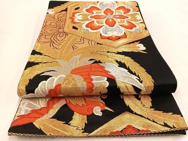 ■■■　サイズ　■■■ 長さ 416cm 幅 30.5cm程 ■■■　商品詳細　■■■ 【正絹・芯なし】 詳細に関しましては、画像をご確認ください。 大変上質な逸品になります。 お安く出品致しますので、是非この機会にいかがでしょうか？ ■■■　注意事項　■■■ ■モニター発色の具合により色合いが異なる場合がございます。 ■寸法は多少の誤差が生じる場合がございますのでご了承ください。 ■縫込みの長さが左右非対称の場合は短い部分を記載しております。 左右非対称であってもご返品・お値引き等の保証は出来かねますので、ご了承の上ご購入をお願い致します。 ■シミ等のチェックには注意を払っておりますが、見落としがある場合もございますし、個人の見解も様々ですので神経質な方のご購入はお控えください。 ■箪笥に入っておりました着物や帯なので畳みシワや匂いがあるものもございます。 ■お休みは基本的に土日祝となりますが、その他臨時でお休みする場合がございますのでご了承ください。 ■商品の発送は平日のみの発送となります。 ■夜間と土曜、日曜日はお問い合わせの回答が遅れる場合がございます。 ■当店では、お直し、紋入れ、お手入れ等は承っておりません。 ■生地の状態（ヤケ、経年劣化等）によってはサイズ直しが出来ない場合がございます。 その点もどうかご了承のうえ、ご購入をお願いいたします。 ■弊社で取り扱う商品は一点ものにつき、時期や在庫状況に応じて金額が変更となる場合がございます。 ■検針は行っておりません。予めご了承いただきますようお願いいたします。 ■【洗える着物】と記載のある商品におきましては、商品お届け後に洗濯を行ってしまってからのご返品にはご対応しかねます。 念の為、専門店でのお手入れをお願いいたします。 ■着物のサイズ目安は下記を参考ください↓ ＜女性着物＞　お端折り次第で＋5cm　−1cmが着用可能サイズ 　例）身丈170cmの場合、身長160cm〜175cm ＜男性着物＞　身丈＋約25cm〜27cm程が適応身長 　例）身丈155cmの場合、身長180〜182cm