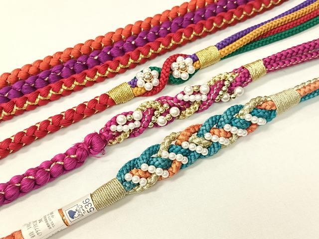 ■■■　商品詳細　■■■ ※こちらのお品はまとめての出品となりますので、 汚れ・サイズ等の詳細は記載しておりません。 ご理解の上でのご入札をお願い致します。 大変上質な逸品になります。 お安く出品致しますので、是非この機会にいかがでしょうか？ ■■■　注意事項　■■■ ■モニター発色の具合により色合いが異なる場合がございます。 ■寸法は多少の誤差が生じる場合がございますのでご了承ください。 ■縫込みの長さが左右非対称の場合は短い部分を記載しております。 左右非対称であってもご返品・お値引き等の保証は出来かねますので、ご了承の上ご購入をお願い致します。 ■シミ等のチェックには注意を払っておりますが、見落としがある場合もございますし、個人の見解も様々ですので神経質な方のご購入はお控えください。 ■箪笥に入っておりました着物や帯なので畳みシワや匂いがあるものもございます。 ■お休みは基本的に土日祝となりますが、その他臨時でお休みする場合がございますのでご了承ください。 ■商品の発送は平日のみの発送となります。 ■夜間と土曜、日曜日はお問い合わせの回答が遅れる場合がございます。 ■当店では、お直し、紋入れ、お手入れ等は承っておりません。 ■生地の状態（ヤケ、経年劣化等）によってはサイズ直しが出来ない場合がございます。 その点もどうかご了承のうえ、ご購入をお願いいたします。 ■弊社で取り扱う商品は一点ものにつき、時期や在庫状況に応じて金額が変更となる場合がございます。 ■検針は行っておりません。予めご了承いただきますようお願いいたします。 ■【洗える着物】と記載のある商品におきましては、商品お届け後に洗濯を行ってしまってからのご返品にはご対応しかねます。 念の為、専門店でのお手入れをお願いいたします。 ■着物のサイズ目安は下記を参考ください↓ ＜女性着物＞　お端折り次第で＋5cm　−1cmが着用可能サイズ 　例）身丈170cmの場合、身長160cm〜175cm ＜男性着物＞　身丈＋約25cm〜27cm程が適応身長 　例）身丈155cmの場合、身長180〜182cm