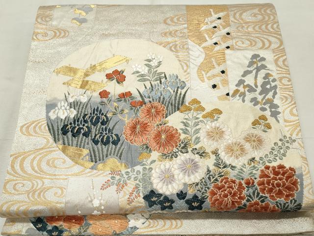 ■■■　サイズ　■■■ 長さ 430cm 幅 30.5cm程 ■■■　商品詳細　■■■ 【正絹・芯なし】 詳細に関しましては、画像をご確認ください。 大変上質な逸品になります。 お安く出品致しますので、是非この機会にいかがでしょうか？ ※汚れ等に関しましては、着用時には見えない部分になるかと思いますのであまり気にならずお召になれるかと思います。 ■■■　注意事項　■■■ ■モニター発色の具合により色合いが異なる場合がございます。 ■寸法は多少の誤差が生じる場合がございますのでご了承ください。 ■縫込みの長さが左右非対称の場合は短い部分を記載しております。 左右非対称であってもご返品・お値引き等の保証は出来かねますので、ご了承の上ご購入をお願い致します。 ■シミ等のチェックには注意を払っておりますが、見落としがある場合もございますし、個人の見解も様々ですので神経質な方のご購入はお控えください。 ■箪笥に入っておりました着物や帯なので畳みシワや匂いがあるものもございます。 ■お休みは基本的に土日祝となりますが、その他臨時でお休みする場合がございますのでご了承ください。 ■商品の発送は平日のみの発送となります。 ■夜間と土曜、日曜日はお問い合わせの回答が遅れる場合がございます。 ■当店では、お直し、紋入れ、お手入れ等は承っておりません。 ■生地の状態（ヤケ、経年劣化等）によってはサイズ直しが出来ない場合がございます。 その点もどうかご了承のうえ、ご購入をお願いいたします。 ■弊社で取り扱う商品は一点ものにつき、時期や在庫状況に応じて金額が変更となる場合がございます。 ■検針は行っておりません。予めご了承いただきますようお願いいたします。 ■【洗える着物】と記載のある商品におきましては、商品お届け後に洗濯を行ってしまってからのご返品にはご対応しかねます。 念の為、専門店でのお手入れをお願いいたします。 ■着物のサイズ目安は下記を参考ください↓ ＜女性着物＞　お端折り次第で＋5cm　−1cmが着用可能サイズ 　例）身丈170cmの場合、身長160cm〜175cm ＜男性着物＞　身丈＋約25cm〜27cm程が適応身長 　例）身丈155cmの場合、身長180〜182cm