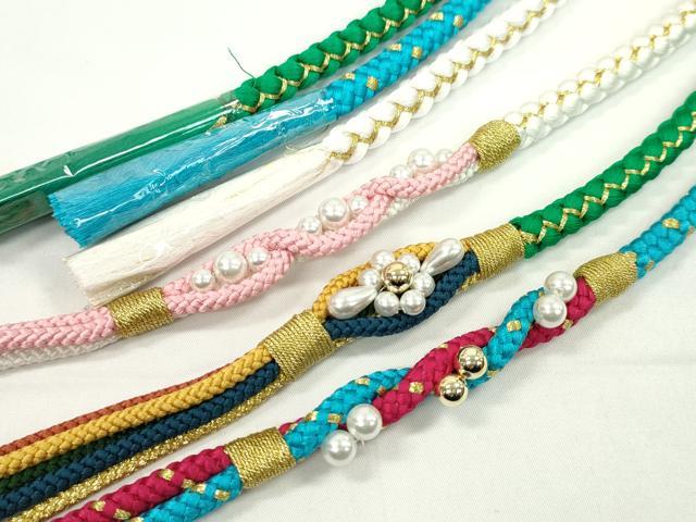 ■■■　商品詳細　■■■ 【正絹・未使用】 ※こちらのお品はまとめての出品となりますので、 汚れ・サイズ等の詳細は記載しておりません。 ご理解の上でのご入札をお願い致します。 大変上質な逸品になります。 お安く出品致しますので、是非この機会にいかがでしょうか？ ■■■　注意事項　■■■ ■モニター発色の具合により色合いが異なる場合がございます。 ■寸法は多少の誤差が生じる場合がございますのでご了承ください。 ■縫込みの長さが左右非対称の場合は短い部分を記載しております。 左右非対称であってもご返品・お値引き等の保証は出来かねますので、ご了承の上ご購入をお願い致します。 ■シミ等のチェックには注意を払っておりますが、見落としがある場合もございますし、個人の見解も様々ですので神経質な方のご購入はお控えください。 ■箪笥に入っておりました着物や帯なので畳みシワや匂いがあるものもございます。 ■お休みは基本的に土日祝となりますが、その他臨時でお休みする場合がございますのでご了承ください。 ■商品の発送は平日のみの発送となります。 ■夜間と土曜、日曜日はお問い合わせの回答が遅れる場合がございます。 ■当店では、お直し、紋入れ、お手入れ等は承っておりません。 ■生地の状態（ヤケ、経年劣化等）によってはサイズ直しが出来ない場合がございます。 その点もどうかご了承のうえ、ご購入をお願いいたします。 ■弊社で取り扱う商品は一点ものにつき、時期や在庫状況に応じて金額が変更となる場合がございます。 ■検針は行っておりません。予めご了承いただきますようお願いいたします。 ■【洗える着物】と記載のある商品におきましては、商品お届け後に洗濯を行ってしまってからのご返品にはご対応しかねます。 念の為、専門店でのお手入れをお願いいたします。 ■写真に写っている物が全てになります。それ以外の付属品はございませんのでご了承ください。 ■状態に関する写真につきましては、掲載可能な写真枚数に限りがあるため、各箇所につき1枚参考画像を掲載しております。 ■着物のサイズ目安は下記を参考ください↓ ＜女性着物＞　お端折り次第で＋5cm　－1cmが着用可能サイズ 　例）身丈170cmの場合、身長160cm～175cm ＜男性着物＞　身丈＋約25cm～27cm程が適応身長 　例）身丈155cmの場合、身長180～182cm
