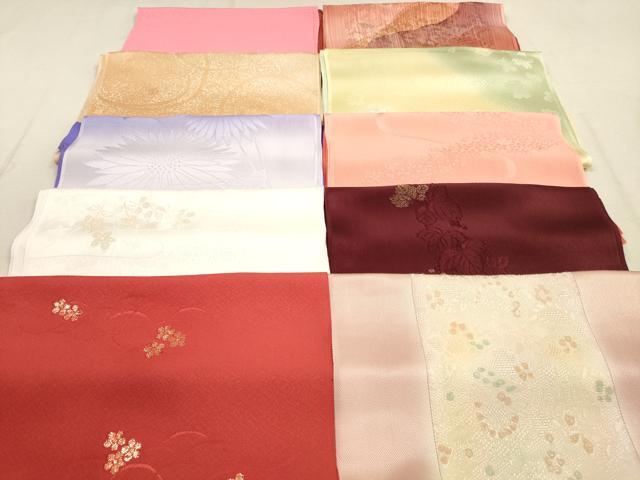 ■■■　商品詳細　■■■ 【正絹】 状態は特に目立ったシミ汚れなどもなく大変良い状態です。 大変上質な逸品になります。 お安く出品致しますので、是非この機会にいかがでしょうか？ ■■■　注意事項　■■■ ■モニター発色の具合により色合いが異なる場合がございます。 ■寸法は多少の誤差が生じる場合がございますのでご了承ください。 ■縫込みの長さが左右非対称の場合は短い部分を記載しております。 左右非対称であってもご返品・お値引き等の保証は出来かねますので、ご了承の上ご購入をお願い致します。 ■シミ等のチェックには注意を払っておりますが、見落としがある場合もございますし、個人の見解も様々ですので神経質な方のご購入はお控えください。 ■箪笥に入っておりました着物や帯なので畳みシワや匂いがあるものもございます。 ■お休みは基本的に土日祝となりますが、その他臨時でお休みする場合がございますのでご了承ください。 ■商品の発送は平日のみの発送となります。 ■夜間と土曜、日曜日はお問い合わせの回答が遅れる場合がございます。 ■当店では、お直し、紋入れ、お手入れ等は承っておりません。 ■生地の状態（ヤケ、経年劣化等）によってはサイズ直しが出来ない場合がございます。 その点もどうかご了承のうえ、ご購入をお願いいたします。 ■弊社で取り扱う商品は一点ものにつき、時期や在庫状況に応じて金額が変更となる場合がございます。 ■検針は行っておりません。予めご了承いただきますようお願いいたします。 ■【洗える着物】と記載のある商品におきましては、商品お届け後に洗濯を行ってしまってからのご返品にはご対応しかねます。 念の為、専門店でのお手入れをお願いいたします。 ■着物のサイズ目安は下記を参考ください↓ ＜女性着物＞　お端折り次第で＋5cm　−1cmが着用可能サイズ 　例）身丈170cmの場合、身長160cm〜175cm ＜男性着物＞　身丈＋約25cm〜27cm程が適応身長 　例）身丈155cmの場合、身長180〜182cm