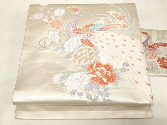 ■■■　サイズ　■■■ 長さ 352cm 幅 30.5cm程 ■■■　商品詳細　■■■ 【正絹】 詳細に関しましては、画像をご確認ください。 大変上質な逸品になります。 お安く出品致しますので、是非この機会にいかがでしょうか？ ■■■　注意事項　■■■ ■モニター発色の具合により色合いが異なる場合がございます。 ■寸法は多少の誤差が生じる場合がございますのでご了承ください。 ■縫込みの長さが左右非対称の場合は短い部分を記載しております。 左右非対称であってもご返品・お値引き等の保証は出来かねますので、ご了承の上ご購入をお願い致します。 ■シミ等のチェックには注意を払っておりますが、見落としがある場合もございますし、個人の見解も様々ですので神経質な方のご購入はお控えください。 ■箪笥に入っておりました着物や帯なので畳みシワや匂いがあるものもございます。 ■お休みは基本的に土日祝となりますが、その他臨時でお休みする場合がございますのでご了承ください。 ■商品の発送は平日のみの発送となります。 ■夜間と土曜、日曜日はお問い合わせの回答が遅れる場合がございます。 ■当店では、お直し、紋入れ、お手入れ等は承っておりません。 ■生地の状態（ヤケ、経年劣化等）によってはサイズ直しが出来ない場合がございます。 その点もどうかご了承のうえ、ご購入をお願いいたします。 ■弊社で取り扱う商品は一点ものにつき、時期や在庫状況に応じて金額が変更となる場合がございます。 ■検針は行っておりません。予めご了承いただきますようお願いいたします。 ■【洗える着物】と記載のある商品におきましては、商品お届け後に洗濯を行ってしまってからのご返品にはご対応しかねます。 念の為、専門店でのお手入れをお願いいたします。 ■着物のサイズ目安は下記を参考ください↓ ＜女性着物＞　お端折り次第で＋5cm　−1cmが着用可能サイズ 　例）身丈170cmの場合、身長160cm〜175cm ＜男性着物＞　身丈＋約25cm〜27cm程が適応身長 　例）身丈155cmの場合、身長180〜182cm