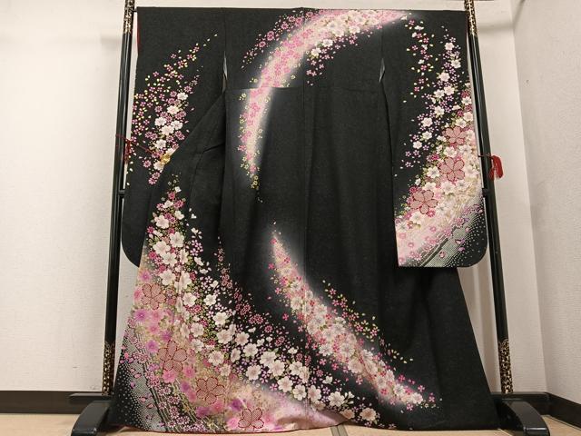 平和屋着物●豪華振袖　舞花文　黒地　金彩　銀通し地　正絹　逸品　AABF6995ph
