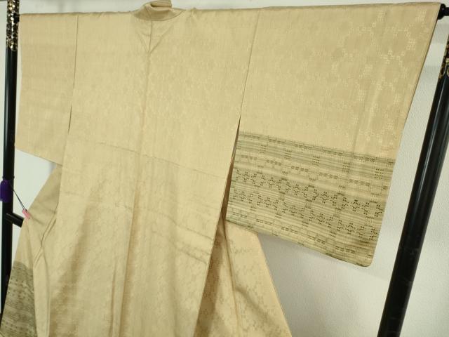 平和屋の平和屋本店●希少　首里の織物　首里花織　新垣みどり作　訪問着　紬地　蒸栗色地　証紙付き　逸品　未使用　DZAB4485kh6｜アングル3