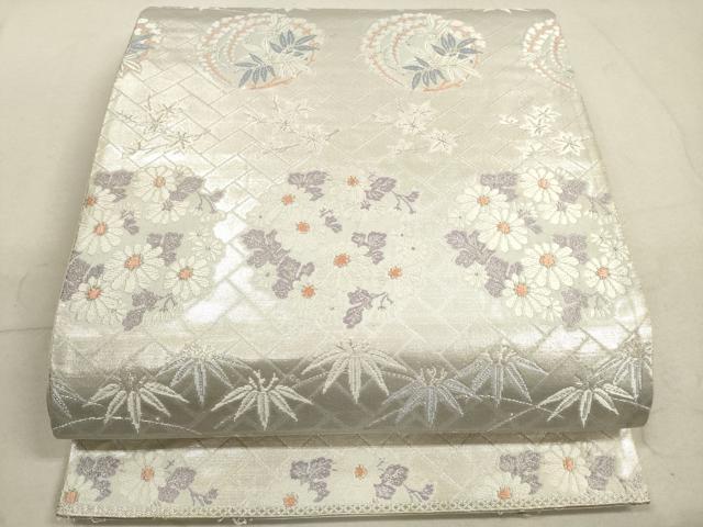 ■■■　サイズ　■■■ 長さ 432cm 幅 30.5cm程 ■■■　商品詳細　■■■ 【正絹・芯なし】 詳細に関しましては、画像をご確認ください。 大変上質な逸品になります。 お安く出品致しますので、是非この機会にいかがでしょうか？ ■■■　注意事項　■■■ ■モニター発色の具合により色合いが異なる場合がございます。 ■寸法は多少の誤差が生じる場合がございますのでご了承ください。 ■縫込みの長さが左右非対称の場合は短い部分を記載しております。 左右非対称であってもご返品・お値引き等の保証は出来かねますので、ご了承の上ご購入をお願い致します。 ■シミ等のチェックには注意を払っておりますが、見落としがある場合もございますし、個人の見解も様々ですので神経質な方のご購入はお控えください。 ■箪笥に入っておりました着物や帯なので畳みシワや匂いがあるものもございます。 ■お休みは基本的に土日祝となりますが、その他臨時でお休みする場合がございますのでご了承ください。 ■商品の発送は平日のみの発送となります。 ■夜間と土曜、日曜日はお問い合わせの回答が遅れる場合がございます。 ■当店では、お直し、紋入れ、お手入れ等は承っておりません。 ■生地の状態（ヤケ、経年劣化等）によってはサイズ直しが出来ない場合がございます。 その点もどうかご了承のうえ、ご購入をお願いいたします。 ■弊社で取り扱う商品は一点ものにつき、時期や在庫状況に応じて金額が変更となる場合がございます。 ■検針は行っておりません。予めご了承いただきますようお願いいたします。 ■【洗える着物】と記載のある商品におきましては、商品お届け後に洗濯を行ってしまってからのご返品にはご対応しかねます。 念の為、専門店でのお手入れをお願いいたします。 ■着物のサイズ目安は下記を参考ください↓ ＜女性着物＞　お端折り次第で＋5cm　−1cmが着用可能サイズ 　例）身丈170cmの場合、身長160cm〜175cm ＜男性着物＞　身丈＋約25cm〜27cm程が適応身長 　例）身丈155cmの場合、身長180〜182cm