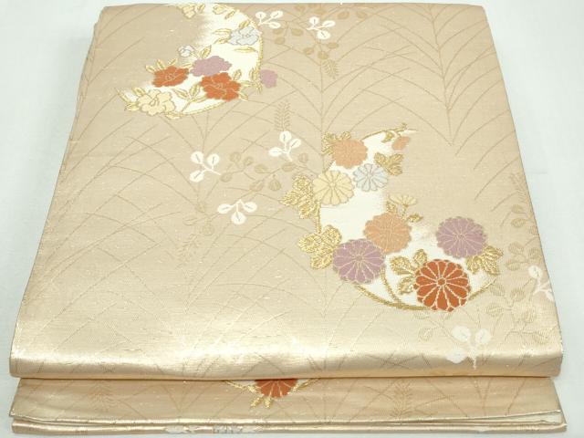 ■■■　サイズ　■■■ 長さ 424cm 幅 30.5cm程 ■■■　商品詳細　■■■ 【正絹】 詳細に関しましては、画像をご確認ください。 大変上質な逸品になります。 お安く出品致しますので、是非この機会にいかがでしょうか？ ■■■　注意事項　■■■ ■モニター発色の具合により色合いが異なる場合がございます。 ■寸法は多少の誤差が生じる場合がございますのでご了承ください。 ■縫込みの長さが左右非対称の場合は短い部分を記載しております。 左右非対称であってもご返品・お値引き等の保証は出来かねますので、ご了承の上ご購入をお願い致します。 ■シミ等のチェックには注意を払っておりますが、見落としがある場合もございますし、個人の見解も様々ですので神経質な方のご購入はお控えください。 ■箪笥に入っておりました着物や帯なので畳みシワや匂いがあるものもございます。 ■お休みは基本的に土日祝となりますが、その他臨時でお休みする場合がございますのでご了承ください。 ■商品の発送は平日のみの発送となります。 ■夜間と土曜、日曜日はお問い合わせの回答が遅れる場合がございます。 ■当店では、お直し、紋入れ、お手入れ等は承っておりません。 ■生地の状態（ヤケ、経年劣化等）によってはサイズ直しが出来ない場合がございます。 その点もどうかご了承のうえ、ご購入をお願いいたします。 ■弊社で取り扱う商品は一点ものにつき、時期や在庫状況に応じて金額が変更となる場合がございます。 ■検針は行っておりません。予めご了承いただきますようお願いいたします。 ■【洗える着物】と記載のある商品におきましては、商品お届け後に洗濯を行ってしまってからのご返品にはご対応しかねます。 念の為、専門店でのお手入れをお願いいたします。 ■着物のサイズ目安は下記を参考ください↓ ＜女性着物＞　お端折り次第で＋5cm　−1cmが着用可能サイズ 　例）身丈170cmの場合、身長160cm〜175cm ＜男性着物＞　身丈＋約25cm〜27cm程が適応身長 　例）身丈155cmの場合、身長180〜182cm