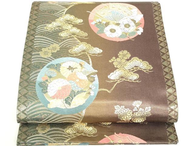 ■■■　サイズ　■■■ 長さ 430cm 幅 31cm程 ■■■　商品詳細　■■■ 【正絹・芯なし】 詳細に関しましては、画像をご確認ください。 大変上質な逸品になります。 お安く出品致しますので、是非この機会にいかがでしょうか？ ※汚れ等に関しましては、着用時には見えない部分になりますのであまり気にならずお召になれるかと思います。 ■■■　注意事項　■■■ ■モニター発色の具合により色合いが異なる場合がございます。 ■寸法は多少の誤差が生じる場合がございますのでご了承ください。 ■縫込みの長さが左右非対称の場合は短い部分を記載しております。 左右非対称であってもご返品・お値引き等の保証は出来かねますので、ご了承の上ご購入をお願い致します。 ■シミ等のチェックには注意を払っておりますが、見落としがある場合もございますし、個人の見解も様々ですので神経質な方のご購入はお控えください。 ■箪笥に入っておりました着物や帯なので畳みシワや匂いがあるものもございます。 ■お休みは基本的に土日祝となりますが、その他臨時でお休みする場合がございますのでご了承ください。 ■商品の発送は平日のみの発送となります。 ■夜間と土曜、日曜日はお問い合わせの回答が遅れる場合がございます。 ■当店では、お直し、紋入れ、お手入れ等は承っておりません。 ■生地の状態（ヤケ、経年劣化等）によってはサイズ直しが出来ない場合がございます。 その点もどうかご了承のうえ、ご購入をお願いいたします。 ■弊社で取り扱う商品は一点ものにつき、時期や在庫状況に応じて金額が変更となる場合がございます。 ■検針は行っておりません。予めご了承いただきますようお願いいたします。 ■【洗える着物】と記載のある商品におきましては、商品お届け後に洗濯を行ってしまってからのご返品にはご対応しかねます。 念の為、専門店でのお手入れをお願いいたします。 ■着物のサイズ目安は下記を参考ください↓ ＜女性着物＞　お端折り次第で＋5cm　−1cmが着用可能サイズ 　例）身丈170cmの場合、身長160cm〜175cm ＜男性着物＞　身丈＋約25cm〜27cm程が適応身長 　例）身丈155cmの場合、身長180〜182cm