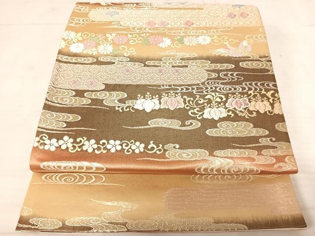 ■■■　サイズ　■■■ 長さ 420cm 幅 31cm程 ■■■　商品詳細　■■■ 【正絹】 詳細に関しましては、画像をご確認ください。 大変上質な逸品になります。 お安く出品致しますので、是非この機会にいかがでしょうか？ ■■■　注意事項　■■■ ■モニター発色の具合により色合いが異なる場合がございます。 ■寸法は多少の誤差が生じる場合がございますのでご了承ください。 ■縫込みの長さが左右非対称の場合は短い部分を記載しております。 左右非対称であってもご返品・お値引き等の保証は出来かねますので、ご了承の上ご購入をお願い致します。 ■シミ等のチェックには注意を払っておりますが、見落としがある場合もございますし、個人の見解も様々ですので神経質な方のご購入はお控えください。 ■箪笥に入っておりました着物や帯なので畳みシワや匂いがあるものもございます。 ■お休みは基本的に土日祝となりますが、その他臨時でお休みする場合がございますのでご了承ください。 ■商品の発送は平日のみの発送となります。 ■夜間と土曜、日曜日はお問い合わせの回答が遅れる場合がございます。 ■当店では、お直し、紋入れ、お手入れ等は承っておりません。 ■生地の状態（ヤケ、経年劣化等）によってはサイズ直しが出来ない場合がございます。 その点もどうかご了承のうえ、ご購入をお願いいたします。 ■弊社で取り扱う商品は一点ものにつき、時期や在庫状況に応じて金額が変更となる場合がございます。 ■検針は行っておりません。予めご了承いただきますようお願いいたします。 ■【洗える着物】と記載のある商品におきましては、商品お届け後に洗濯を行ってしまってからのご返品にはご対応しかねます。 念の為、専門店でのお手入れをお願いいたします。 ■着物のサイズ目安は下記を参考ください↓ ＜女性着物＞　お端折り次第で＋5cm　−1cmが着用可能サイズ 　例）身丈170cmの場合、身長160cm〜175cm ＜男性着物＞　身丈＋約25cm〜27cm程が適応身長 　例）身丈155cmの場合、身長180〜182cm
