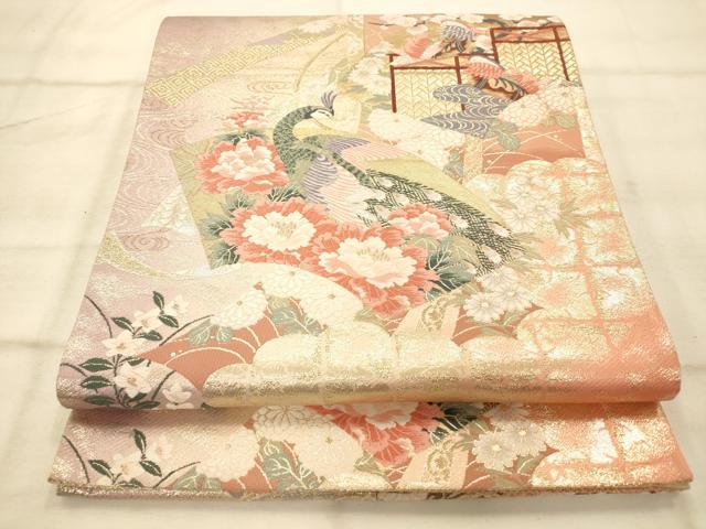 ■■■　サイズ　■■■ 長さ 418cm 幅 30.5cm程 ■■■　商品詳細　■■■ 【正絹】 詳細に関しましては、画像をご確認ください。 大変上質な逸品になります。 お安く出品致しますので、是非この機会にいかがでしょうか？ ※汚れ等に関しましては、着用時には見えない部分になるかと思いますのであまり気にならずお召になれるかと思います。 ■■■　注意事項　■■■ ■モニター発色の具合により色合いが異なる場合がございます。 ■寸法は多少の誤差が生じる場合がございますのでご了承ください。 ■縫込みの長さが左右非対称の場合は短い部分を記載しております。 左右非対称であってもご返品・お値引き等の保証は出来かねますので、ご了承の上ご購入をお願い致します。 ■シミ等のチェックには注意を払っておりますが、見落としがある場合もございますし、個人の見解も様々ですので神経質な方のご購入はお控えください。 ■箪笥に入っておりました着物や帯なので畳みシワや匂いがあるものもございます。 ■お休みは基本的に土日祝となりますが、その他臨時でお休みする場合がございますのでご了承ください。 ■商品の発送は平日のみの発送となります。 ■夜間と土曜、日曜日はお問い合わせの回答が遅れる場合がございます。 ■当店では、お直し、紋入れ、お手入れ等は承っておりません。 ■生地の状態（ヤケ、経年劣化等）によってはサイズ直しが出来ない場合がございます。 その点もどうかご了承のうえ、ご購入をお願いいたします。 ■弊社で取り扱う商品は一点ものにつき、時期や在庫状況に応じて金額が変更となる場合がございます。 ■検針は行っておりません。予めご了承いただきますようお願いいたします。 ■【洗える着物】と記載のある商品におきましては、商品お届け後に洗濯を行ってしまってからのご返品にはご対応しかねます。 念の為、専門店でのお手入れをお願いいたします。 ■着物のサイズ目安は下記を参考ください↓ ＜女性着物＞　お端折り次第で＋5cm　−1cmが着用可能サイズ 　例）身丈170cmの場合、身長160cm〜175cm ＜男性着物＞　身丈＋約25cm〜27cm程が適応身長 　例）身丈155cmの場合、身長180〜182cm