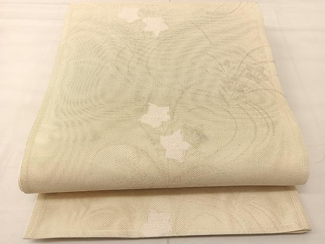■■■　サイズ　■■■ 長さ 426cm 幅 31cm程 ■■■　商品詳細　■■■ 【正絹・芯なし】 状態は接写画像のように 太鼓上部から手先にかけてに薄い汚れがございますが その他特に目立ったシミ汚れなどもなく大変良い状態です。 大変上質な逸品になります。 お安く出品致しますので、是非この機会にいかがでしょうか？ ■■■　注意事項　■■■ ■モニター発色の具合により色合いが異なる場合がございます。 ■寸法は多少の誤差が生じる場合がございますのでご了承ください。 ■縫込みの長さが左右非対称の場合は短い部分を記載しております。 左右非対称であってもご返品・お値引き等の保証は出来かねますので、ご了承の上ご購入をお願い致します。 ■シミ等のチェックには注意を払っておりますが、見落としがある場合もございますし、個人の見解も様々ですので神経質な方のご購入はお控えください。 ■箪笥に入っておりました着物や帯なので畳みシワや匂いがあるものもございます。 ■お休みは基本的に土日祝となりますが、その他臨時でお休みする場合がございますのでご了承ください。 ■商品の発送は平日のみの発送となります。 ■夜間と土曜、日曜日はお問い合わせの回答が遅れる場合がございます。 ■当店では、お直し、紋入れ、お手入れ等は承っておりません。 ■生地の状態（ヤケ、経年劣化等）によってはサイズ直しが出来ない場合がございます。 その点もどうかご了承のうえ、ご購入をお願いいたします。 ■弊社で取り扱う商品は一点ものにつき、時期や在庫状況に応じて金額が変更となる場合がございます。 ■検針は行っておりません。予めご了承いただきますようお願いいたします。 ■【洗える着物】と記載のある商品におきましては、商品お届け後に洗濯を行ってしまってからのご返品にはご対応しかねます。 念の為、専門店でのお手入れをお願いいたします。 ■着物のサイズ目安は下記を参考ください↓ ＜女性着物＞　お端折り次第で＋5cm　−1cmが着用可能サイズ 　例）身丈170cmの場合、身長160cm〜175cm ＜男性着物＞　身丈＋約25cm〜27cm程が適応身長 　例）身丈155cmの場合、身長180〜182cm