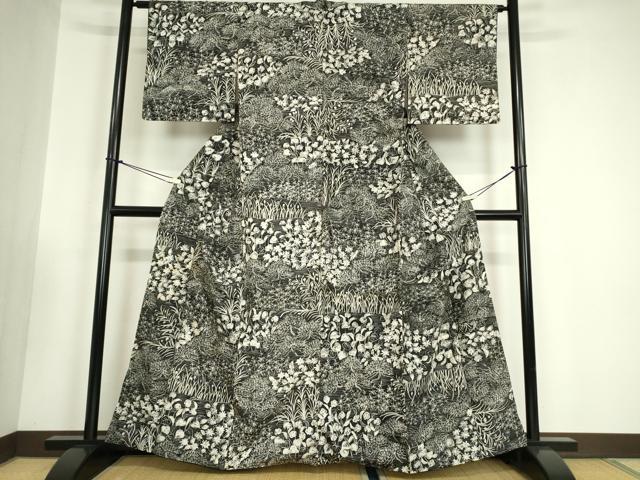 平和屋着物●本場染大島紬 訪問着 草花 黒地 正絹 逸品 DABA4915az