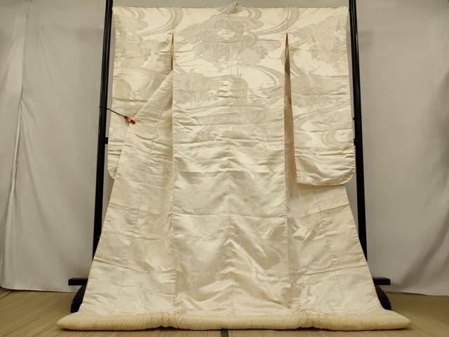 ■■■　サイズ　■■■ 身丈 186.5cm（肩から） 裄丈 66.5cm 袖丈 101cm　縫込み 5cm 袖幅 32.5cm 前幅 26cm 後幅 29cm 着物縫いこみ 内揚げ 0cm 裄 お袖側 約2.5cm　身頃側 約2.5cm ■■■　商品詳細　■■■ 【正絹・ふき綿仕立て】 状態は接写画像のようにふき綿部分にアク、表地・袖口・八掛・胴裏・衿裏に薄い汚れがございます。 大変上質な逸品になりますのでぜひお手入れをされてお召しになられてはいかがでしょうか。 お安く出品致しますので、是非この機会にいかがでしょうか？ ■■■　注意事項　■■■ ■モニター発色の具合により色合いが異なる場合がございます。 ■寸法は多少の誤差が生じる場合がございますのでご了承ください。 ■縫込みの長さが左右非対称の場合は短い部分を記載しております。 左右非対称であってもご返品・お値引き等の保証は出来かねますので、ご了承の上ご購入をお願い致します。 ■シミ等のチェックには注意を払っておりますが、見落としがある場合もございますし、個人の見解も様々ですので神経質な方のご購入はお控えください。 ■箪笥に入っておりました着物や帯なので畳みシワや匂いがあるものもございます。 ■お休みは基本的に土日祝となりますが、その他臨時でお休みする場合がございますのでご了承ください。 ■商品の発送は平日のみの発送となります。 ■夜間と土曜、日曜日はお問い合わせの回答が遅れる場合がございます。 ■当店では、お直し、紋入れ、お手入れ等は承っておりません。 ■生地の状態（ヤケ、経年劣化等）によってはサイズ直しが出来ない場合がございます。 その点もどうかご了承のうえ、ご購入をお願いいたします。 ■弊社で取り扱う商品は一点ものにつき、時期や在庫状況に応じて金額が変更となる場合がございます。 ■検針は行っておりません。予めご了承いただきますようお願いいたします。 ■【洗える着物】と記載のある商品におきましては、商品お届け後に洗濯を行ってしまってからのご返品にはご対応しかねます。 念の為、専門店でのお手入れをお願いいたします。 ■写真に写っている物が全てになります。 それ以外の付属品はございませんのでご了承ください。 ■状態に関する写真につきましては、掲載可能な写真枚数に限りがあるため、 各箇所につき1枚参考画像を掲載しております。 ■着物のサイズ目安は下記を参考ください↓ ＜女性着物＞　お端折り次第で＋5cm　−10cmが着用可能サイズ 　例）身丈170cmの場合、身長160cm〜175cm ＜男性着物＞　身丈＋約25cm〜27cm程が適応身長 　例）身丈155cmの場合、身長180cm〜182cm