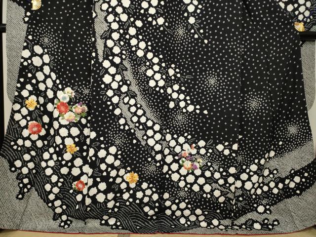 平和屋の平和屋着物●豪華振袖・長襦袢(無双仕立て)セット　総絞り　駒刺繍　花丸文　黒地　ロング丈　正絹　逸品　AABL0042ck｜アングル3