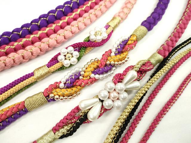 ■■■　商品詳細　■■■ ※こちらのお品はまとめての出品となりますので、 汚れ・サイズ等の詳細は記載しておりません。 ご理解の上でのご入札をお願い致します。 大変上質な逸品になります。 お安く出品致しますので、是非この機会にいかがでしょうか？ ■■■　注意事項　■■■ ■モニター発色の具合により色合いが異なる場合がございます。 ■寸法は多少の誤差が生じる場合がございますのでご了承ください。 ■縫込みの長さが左右非対称の場合は短い部分を記載しております。 左右非対称であってもご返品・お値引き等の保証は出来かねますので、ご了承の上ご購入をお願い致します。 ■シミ等のチェックには注意を払っておりますが、見落としがある場合もございますし、個人の見解も様々ですので神経質な方のご購入はお控えください。 ■箪笥に入っておりました着物や帯なので畳みシワや匂いがあるものもございます。 ■お休みは基本的に土日祝となりますが、その他臨時でお休みする場合がございますのでご了承ください。 ■商品の発送は平日のみの発送となります。 ■夜間と土曜、日曜日はお問い合わせの回答が遅れる場合がございます。 ■当店では、お直し、紋入れ、お手入れ等は承っておりません。 ■生地の状態（ヤケ、経年劣化等）によってはサイズ直しが出来ない場合がございます。 その点もどうかご了承のうえ、ご購入をお願いいたします。 ■弊社で取り扱う商品は一点ものにつき、時期や在庫状況に応じて金額が変更となる場合がございます。 ■検針は行っておりません。予めご了承いただきますようお願いいたします。 ■【洗える着物】と記載のある商品におきましては、商品お届け後に洗濯を行ってしまってからのご返品にはご対応しかねます。 念の為、専門店でのお手入れをお願いいたします。 ■着物のサイズ目安は下記を参考ください↓ ＜女性着物＞　お端折り次第で＋5cm　−1cmが着用可能サイズ 　例）身丈170cmの場合、身長160cm〜175cm ＜男性着物＞　身丈＋約25cm〜27cm程が適応身長 　例）身丈155cmの場合、身長180〜182cm