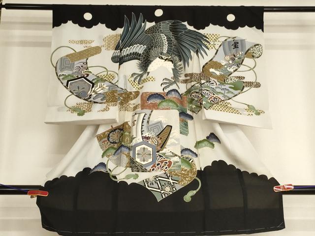 ■■■　サイズ　■■■ 【着物】 身丈 97.5cm（肩から） 裄丈 45cm 袖丈 55.5cm ■■■　商品詳細　■■■ 産着【正絹・石持五つ紋】の状態は接写画像のように表地所々・胴裏・八掛に汚れがございます。 大変上質な逸品になります。 お安く出品致しますので、是非この機会にいかがでしょうか？ ■■■　注意事項　■■■ ■モニター発色の具合により色合いが異なる場合がございます。 ■寸法は多少の誤差が生じる場合がございますのでご了承ください。 ■縫込みの長さが左右非対称の場合は短い部分を記載しております。 左右非対称であってもご返品・お値引き等の保証は出来かねますので、ご了承の上ご購入をお願い致します。 ■シミ等のチェックには注意を払っておりますが、見落としがある場合もございますし、個人の見解も様々ですので神経質な方のご購入はお控えください。 ■箪笥に入っておりました着物や帯なので畳みシワや匂いがあるものもございます。 ■お休みは基本的に土日祝となりますが、その他臨時でお休みする場合がございますのでご了承ください。 ■商品の発送は平日のみの発送となります。 ■夜間と土曜、日曜日はお問い合わせの回答が遅れる場合がございます。 ■当店では、お直し、紋入れ、お手入れ等は承っておりません。 ■生地の状態（ヤケ、経年劣化等）によってはサイズ直しが出来ない場合がございます。 その点もどうかご了承のうえ、ご購入をお願いいたします。 ■弊社で取り扱う商品は一点ものにつき、時期や在庫状況に応じて金額が変更となる場合がございます。 ■検針は行っておりません。予めご了承いただきますようお願いいたします。 ■【洗える着物】と記載のある商品におきましては、商品お届け後に洗濯を行ってしまってからのご返品にはご対応しかねます。 念の為、専門店でのお手入れをお願いいたします。 ■写真に写っている物が全てになります。それ以外の付属品はございませんのでご了承ください。 ■状態に関する写真につきましては、掲載可能な写真枚数に限りがあるため、各箇所につき1枚参考画像を掲載しております。 ■着物のサイズ目安は下記を参考ください↓ ＜女性着物＞　お端折り次第で＋5cm　−1cmが着用可能サイズ 　例）身丈170cmの場合、身長160cm〜175cm ＜男性着物＞　身丈＋約25cm〜27cm程が適応身長 　例）身丈155cmの場合、身長180〜182cm