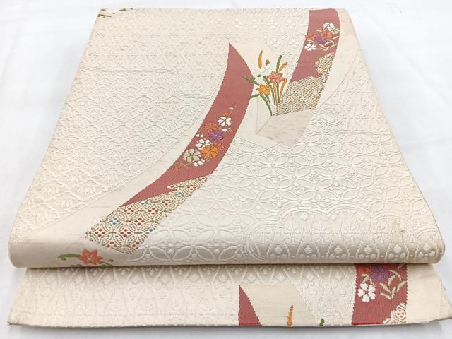 ■■■　サイズ　■■■ 長さ 432cm 幅 30.5cm程 ■■■　商品詳細　■■■ 【正絹・芯なし】 詳細に関しましては、画像をご確認ください。 大変上質な逸品になります。 お安く出品致しますので、是非この機会にいかがでしょうか？ ■■■　注意事項　■■■ ■モニター発色の具合により色合いが異なる場合がございます。 ■寸法は多少の誤差が生じる場合がございますのでご了承ください。 ■縫込みの長さが左右非対称の場合は短い部分を記載しております。 左右非対称であってもご返品・お値引き等の保証は出来かねますので、ご了承の上ご購入をお願い致します。 ■シミ等のチェックには注意を払っておりますが、見落としがある場合もございますし、個人の見解も様々ですので神経質な方のご購入はお控えください。 ■箪笥に入っておりました着物や帯なので畳みシワや匂いがあるものもございます。 ■お休みは基本的に土日祝となりますが、その他臨時でお休みする場合がございますのでご了承ください。 ■商品の発送は平日のみの発送となります。 ■夜間と土曜、日曜日はお問い合わせの回答が遅れる場合がございます。 ■当店では、お直し、紋入れ、お手入れ等は承っておりません。 ■生地の状態（ヤケ、経年劣化等）によってはサイズ直しが出来ない場合がございます。 その点もどうかご了承のうえ、ご購入をお願いいたします。 ■弊社で取り扱う商品は一点ものにつき、時期や在庫状況に応じて金額が変更となる場合がございます。 ■検針は行っておりません。予めご了承いただきますようお願いいたします。 ■【洗える着物】と記載のある商品におきましては、商品お届け後に洗濯を行ってしまってからのご返品にはご対応しかねます。 念の為、専門店でのお手入れをお願いいたします。 ■着物のサイズ目安は下記を参考ください↓ ＜女性着物＞　お端折り次第で＋5cm　−1cmが着用可能サイズ 　例）身丈170cmの場合、身長160cm〜175cm ＜男性着物＞　身丈＋約25cm〜27cm程が適応身長 　例）身丈155cmの場合、身長180〜182cm