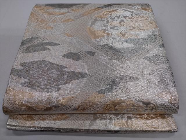 ■■■　サイズ　■■■ 長さ 428cm 幅 30cm程 ■■■　商品詳細　■■■ 【正絹・芯なし】 詳細に関しましては、画像をご確認ください。 大変上質な逸品になります。 お安く出品致しますので、是非この機会にいかがでしょうか？ ■■■　注意事項　■■■ ■モニター発色の具合により色合いが異なる場合がございます。 ■寸法は多少の誤差が生じる場合がございますのでご了承ください。 ■縫込みの長さが左右非対称の場合は短い部分を記載しております。 左右非対称であってもご返品・お値引き等の保証は出来かねますので、ご了承の上ご購入をお願い致します。 ■シミ等のチェックには注意を払っておりますが、見落としがある場合もございますし、個人の見解も様々ですので神経質な方のご購入はお控えください。 ■箪笥に入っておりました着物や帯なので畳みシワや匂いがあるものもございます。 ■お休みは基本的に土日祝となりますが、その他臨時でお休みする場合がございますのでご了承ください。 ■商品の発送は平日のみの発送となります。 ■夜間と土曜、日曜日はお問い合わせの回答が遅れる場合がございます。 ■当店では、お直し、紋入れ、お手入れ等は承っておりません。 ■生地の状態（ヤケ、経年劣化等）によってはサイズ直しが出来ない場合がございます。 その点もどうかご了承のうえ、ご購入をお願いいたします。 ■弊社で取り扱う商品は一点ものにつき、時期や在庫状況に応じて金額が変更となる場合がございます。 ■検針は行っておりません。予めご了承いただきますようお願いいたします。 ■【洗える着物】と記載のある商品におきましては、商品お届け後に洗濯を行ってしまってからのご返品にはご対応しかねます。 念の為、専門店でのお手入れをお願いいたします。 ■着物のサイズ目安は下記を参考ください↓ ＜女性着物＞　お端折り次第で＋5cm　−1cmが着用可能サイズ 　例）身丈170cmの場合、身長160cm〜175cm ＜男性着物＞　身丈＋約25cm〜27cm程が適応身長 　例）身丈155cmの場合、身長180〜182cm