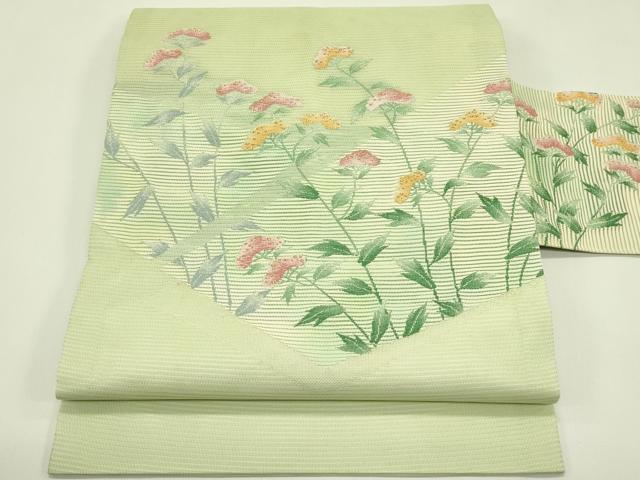 ■■■　サイズ　■■■ 長さ 352cm 幅 30cm程 ■■■　商品詳細　■■■ 【正絹】 状態は接写画像のように表地所々・裏地所々に薄いアクがございます。 大変上質な逸品になりますのでぜひお手入れをされてお召しになられてはいかがでしょうか。 お安く出品致しますので、是非この機会にいかがでしょうか？ ■■■　注意事項　■■■ ■モニター発色の具合により色合いが異なる場合がございます。 ■寸法は多少の誤差が生じる場合がございますのでご了承ください。 ■縫込みの長さが左右非対称の場合は短い部分を記載しております。 左右非対称であってもご返品・お値引き等の保証は出来かねますので、ご了承の上ご購入をお願い致します。 ■シミ等のチェックには注意を払っておりますが、見落としがある場合もございますし、個人の見解も様々ですので神経質な方のご購入はお控えください。 ■箪笥に入っておりました着物や帯なので畳みシワや匂いがあるものもございます。 ■お休みは基本的に土日祝となりますが、その他臨時でお休みする場合がございますのでご了承ください。 ■商品の発送は平日のみの発送となります。 ■夜間と土曜、日曜日はお問い合わせの回答が遅れる場合がございます。 ■当店では、お直し、紋入れ、お手入れ等は承っておりません。 ■生地の状態（ヤケ、経年劣化等）によってはサイズ直しが出来ない場合がございます。 その点もどうかご了承のうえ、ご購入をお願いいたします。 ■弊社で取り扱う商品は一点ものにつき、時期や在庫状況に応じて金額が変更となる場合がございます。 ■検針は行っておりません。予めご了承いただきますようお願いいたします。 ■【洗える着物】と記載のある商品におきましては、商品お届け後に洗濯を行ってしまってからのご返品にはご対応しかねます。 念の為、専門店でのお手入れをお願いいたします。 ■写真に写っている物が全てになります。それ以外の付属品はございませんのでご了承ください。 ■状態に関する写真につきましては、掲載可能な写真枚数に限りがあるため、各箇所につき1枚参考画像を掲載しております。 ■着物のサイズ目安は下記を参考ください↓ ＜女性着物＞　お端折り次第で＋5cm　－1cmが着用可能サイズ 　例）身丈170cmの場合、身長160cm～175cm ＜男性着物＞　身丈＋約25cm～27cm程が適応身長 　例）身丈155cmの場合、身長180～182cm