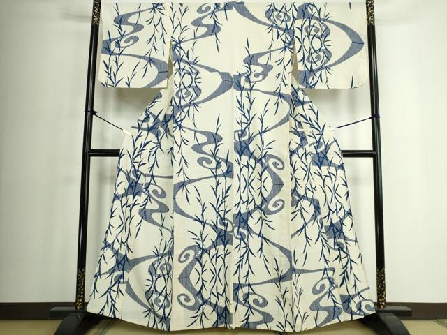 ■■■　サイズ　■■■ 身丈 160.5cm（肩から） 裄丈 67.5cm 袖丈 47cm　縫込み 2cm 袖幅 34cm 前幅 25cm 後幅 31cm 着物縫いこみ 内揚げ 0cm 裄 お袖側 約3cm　身頃側 約2.5cm ■■■　商品詳細　■■■ 【綿】 状態は接写画像のように右袖前に薄い汚れがございますが その他特に目立ったシミ汚れなどもなく大変良い状態です。 大変上質な逸品になります。 お安く出品致しますので、是非この機会にいかがでしょうか？ ■■■　注意事項　■■■ ■モニター発色の具合により色合いが異なる場合がございます。 ■寸法は多少の誤差が生じる場合がございますのでご了承ください。 ■縫込みの長さが左右非対称の場合は短い部分を記載しております。 左右非対称であってもご返品・お値引き等の保証は出来かねますので、ご了承の上ご購入をお願い致します。 ■シミ等のチェックには注意を払っておりますが、見落としがある場合もございますし、個人の見解も様々ですので神経質な方のご購入はお控えください。 ■箪笥に入っておりました着物や帯なので畳みシワや匂いがあるものもございます。 ■お休みは基本的に土日祝となりますが、その他臨時でお休みする場合がございますのでご了承ください。 ■商品の発送は平日のみの発送となります。 ■夜間と土曜、日曜日はお問い合わせの回答が遅れる場合がございます。 ■当店では、お直し、紋入れ、お手入れ等は承っておりません。 ■生地の状態（ヤケ、経年劣化等）によってはサイズ直しが出来ない場合がございます。 その点もどうかご了承のうえ、ご購入をお願いいたします。 ■弊社で取り扱う商品は一点ものにつき、時期や在庫状況に応じて金額が変更となる場合がございます。 ■検針は行っておりません。予めご了承いただきますようお願いいたします。 ■【洗える着物】と記載のある商品におきましては、商品お届け後に洗濯を行ってしまってからのご返品にはご対応しかねます。 念の為、専門店でのお手入れをお願いいたします。 ■写真に写っている物が全てになります。それ以外の付属品はございませんのでご了承ください。 ■状態に関する写真につきましては、掲載可能な写真枚数に限りがあるため、各箇所につき1枚参考画像を掲載しております。 ■着物のサイズ目安は下記を参考ください↓ ＜女性着物＞　お端折り次第で＋5cm　−1cmが着用可能サイズ 　例）身丈170cmの場合、身長160cm〜175cm ＜男性着物＞　身丈＋約25cm〜27cm程が適応身長 　例）身丈155cmの場合、身長180〜182cm