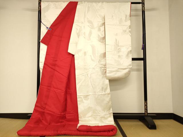 平和屋の平和屋本店●白打掛　白無垢　和装　婚礼　結婚式　花嫁　神社挙式　唐織　飛鶴文　逸品　AABJ2698fw｜アングル2