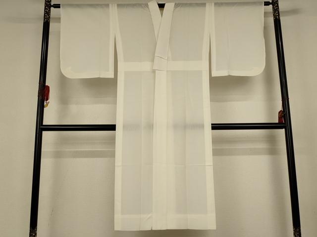 ■■■　サイズ　■■■ 身丈 134cm（肩から） 裄丈 63.5cm 袖丈 48.5cm　縫込み 3cm 袖幅 33cm 前幅 26.5cm 後幅 30.5cm 着物縫いこみ 内揚げ 5.5cm 裄 お袖側 約2.5cm　身頃側 約1.5cm ■■■　商品詳細　■■■ 【化繊】 状態は特に目立ったシミ汚れなどもなく大変良い状態です。 お安く出品致しますので、是非この機会にいかがでしょうか？※ご自身で洗濯された場合の保証はできかねます。 専門店にご相談ください。 ■■■　注意事項　■■■ ■モニター発色の具合により色合いが異なる場合がございます。 ■寸法は多少の誤差が生じる場合がございますのでご了承ください。 ■縫込みの長さが左右非対称の場合は短い部分を記載しております。 左右非対称であってもご返品・お値引き等の保証は出来かねますので、ご了承の上ご購入をお願い致します。 ■シミ等のチェックには注意を払っておりますが、見落としがある場合もございますし、個人の見解も様々ですので神経質な方のご購入はお控えください。 ■箪笥に入っておりました着物や帯なので畳みシワや匂いがあるものもございます。 ■お休みは基本的に土日祝となりますが、その他臨時でお休みする場合がございますのでご了承ください。 ■商品の発送は平日のみの発送となります。 ■夜間と土曜、日曜日はお問い合わせの回答が遅れる場合がございます。 ■当店では、お直し、紋入れ、お手入れ等は承っておりません。 ■生地の状態（ヤケ、経年劣化等）によってはサイズ直しが出来ない場合がございます。 その点もどうかご了承のうえ、ご購入をお願いいたします。 ■弊社で取り扱う商品は一点ものにつき、時期や在庫状況に応じて金額が変更となる場合がございます。 ■検針は行っておりません。予めご了承いただきますようお願いいたします。 ■【洗える着物】と記載のある商品におきましては、商品お届け後に洗濯を行ってしまってからのご返品にはご対応しかねます。 念の為、専門店でのお手入れをお願いいたします。 ■写真に写っている物が全てになります。それ以外の付属品はございませんのでご了承ください。 ■状態に関する写真につきましては、掲載可能な写真枚数に限りがあるため、各箇所につき1枚参考画像を掲載しております。 ■着物のサイズ目安は下記を参考ください↓ ＜女性着物＞　お端折り次第で＋5cm　－1cmが着用可能サイズ 　例）身丈170cmの場合、身長160cm～175cm ＜男性着物＞　身丈＋約25cm～27cm程が適応身長 　例）身丈155cmの場合、身長180～182cm