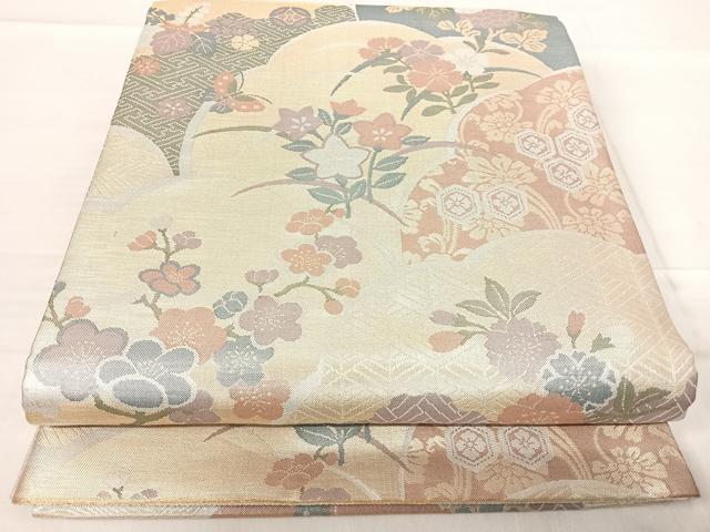■■■　サイズ　■■■ 長さ 424cm 幅 30cm程 ■■■　商品詳細　■■■ 【正絹・芯なし】 詳細に関しましては、画像をご確認ください。 大変上質な逸品になります。 お安く出品致しますので、是非この機会にいかがでしょうか？ ■■■　注意事項　■■■ ■モニター発色の具合により色合いが異なる場合がございます。 ■寸法は多少の誤差が生じる場合がございますのでご了承ください。 ■縫込みの長さが左右非対称の場合は短い部分を記載しております。 左右非対称であってもご返品・お値引き等の保証は出来かねますので、ご了承の上ご購入をお願い致します。 ■シミ等のチェックには注意を払っておりますが、見落としがある場合もございますし、個人の見解も様々ですので神経質な方のご購入はお控えください。 ■箪笥に入っておりました着物や帯なので畳みシワや匂いがあるものもございます。 ■お休みは基本的に土日祝となりますが、その他臨時でお休みする場合がございますのでご了承ください。 ■商品の発送は平日のみの発送となります。 ■夜間と土曜、日曜日はお問い合わせの回答が遅れる場合がございます。 ■当店では、お直し、紋入れ、お手入れ等は承っておりません。 ■生地の状態（ヤケ、経年劣化等）によってはサイズ直しが出来ない場合がございます。 その点もどうかご了承のうえ、ご購入をお願いいたします。 ■弊社で取り扱う商品は一点ものにつき、時期や在庫状況に応じて金額が変更となる場合がございます。 ■検針は行っておりません。予めご了承いただきますようお願いいたします。 ■【洗える着物】と記載のある商品におきましては、商品お届け後に洗濯を行ってしまってからのご返品にはご対応しかねます。 念の為、専門店でのお手入れをお願いいたします。 ■着物のサイズ目安は下記を参考ください↓ ＜女性着物＞　お端折り次第で＋5cm　−1cmが着用可能サイズ 　例）身丈170cmの場合、身長160cm〜175cm ＜男性着物＞　身丈＋約25cm〜27cm程が適応身長 　例）身丈155cmの場合、身長180〜182cm