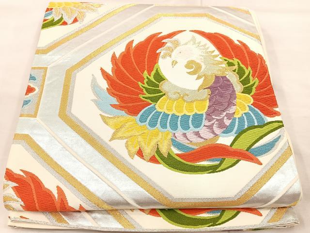 ■■■　サイズ　■■■ 長さ 418cm 幅 30.5cm程 ■■■　商品詳細　■■■ 【正絹・未仕立て】 詳細に関しましては、画像をご確認ください。 大変上質な逸品になります。 お安く出品致しますので、是非この機会にいかがでしょうか？ ※汚れ等に関しましては、着用時には見えない部分になるかと思いますのであまり気にならずお召になれるかと思います。 ■■■　注意事項　■■■ ■モニター発色の具合により色合いが異なる場合がございます。 ■寸法は多少の誤差が生じる場合がございますのでご了承ください。 ■縫込みの長さが左右非対称の場合は短い部分を記載しております。 左右非対称であってもご返品・お値引き等の保証は出来かねますので、ご了承の上ご購入をお願い致します。 ■シミ等のチェックには注意を払っておりますが、見落としがある場合もございますし、個人の見解も様々ですので神経質な方のご購入はお控えください。 ■箪笥に入っておりました着物や帯なので畳みシワや匂いがあるものもございます。 ■お休みは基本的に土日祝となりますが、その他臨時でお休みする場合がございますのでご了承ください。 ■商品の発送は平日のみの発送となります。 ■夜間と土曜、日曜日はお問い合わせの回答が遅れる場合がございます。 ■当店では、お直し、紋入れ、お手入れ等は承っておりません。 ■生地の状態（ヤケ、経年劣化等）によってはサイズ直しが出来ない場合がございます。 その点もどうかご了承のうえ、ご購入をお願いいたします。 ■弊社で取り扱う商品は一点ものにつき、時期や在庫状況に応じて金額が変更となる場合がございます。 ■検針は行っておりません。予めご了承いただきますようお願いいたします。 ■【洗える着物】と記載のある商品におきましては、商品お届け後に洗濯を行ってしまってからのご返品にはご対応しかねます。 念の為、専門店でのお手入れをお願いいたします。 ■着物のサイズ目安は下記を参考ください↓ ＜女性着物＞　お端折り次第で＋5cm　−1cmが着用可能サイズ 　例）身丈170cmの場合、身長160cm〜175cm ＜男性着物＞　身丈＋約25cm〜27cm程が適応身長 　例）身丈155cmの場合、身長180〜182cm
