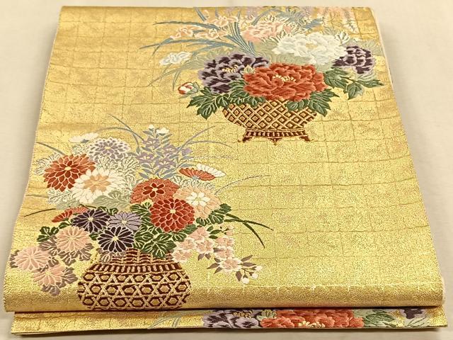■■■　サイズ　■■■ 長さ 416cm 幅 31cm程 ■■■　商品詳細　■■■ 【正絹・芯無し】 詳細に関しましては、画像をご確認ください。 大変上質な逸品になります。 お安く出品致しますので、是非この機会にいかがでしょうか？ ※汚れ等に関しましては、着用時には見えない部分になるかと思いますのであまり気にならずお召になれるかと思います。 ※太鼓の耳部分に約45?ほどの糸解けがございます。 ■■■　注意事項　■■■ ■モニター発色の具合により色合いが異なる場合がございます。 ■寸法は多少の誤差が生じる場合がございますのでご了承ください。 ■縫込みの長さが左右非対称の場合は短い部分を記載しております。 左右非対称であってもご返品・お値引き等の保証は出来かねますので、ご了承の上ご購入をお願い致します。 ■シミ等のチェックには注意を払っておりますが、見落としがある場合もございますし、個人の見解も様々ですので神経質な方のご購入はお控えください。 ■箪笥に入っておりました着物や帯なので畳みシワや匂いがあるものもございます。 ■お休みは基本的に土日祝となりますが、その他臨時でお休みする場合がございますのでご了承ください。 ■商品の発送は平日のみの発送となります。 ■夜間と土曜、日曜日はお問い合わせの回答が遅れる場合がございます。 ■当店では、お直し、紋入れ、お手入れ等は承っておりません。 ■生地の状態（ヤケ、経年劣化等）によってはサイズ直しが出来ない場合がございます。 その点もどうかご了承のうえ、ご購入をお願いいたします。 ■弊社で取り扱う商品は一点ものにつき、時期や在庫状況に応じて金額が変更となる場合がございます。 ■検針は行っておりません。予めご了承いただきますようお願いいたします。 ■【洗える着物】と記載のある商品におきましては、商品お届け後に洗濯を行ってしまってからのご返品にはご対応しかねます。 念の為、専門店でのお手入れをお願いいたします。 ■着物のサイズ目安は下記を参考ください↓ ＜女性着物＞　お端折り次第で＋5cm　−1cmが着用可能サイズ 　例）身丈170cmの場合、身長160cm〜175cm ＜男性着物＞　身丈＋約25cm〜27cm程が適応身長 　例）身丈155cmの場合、身長180〜182cm