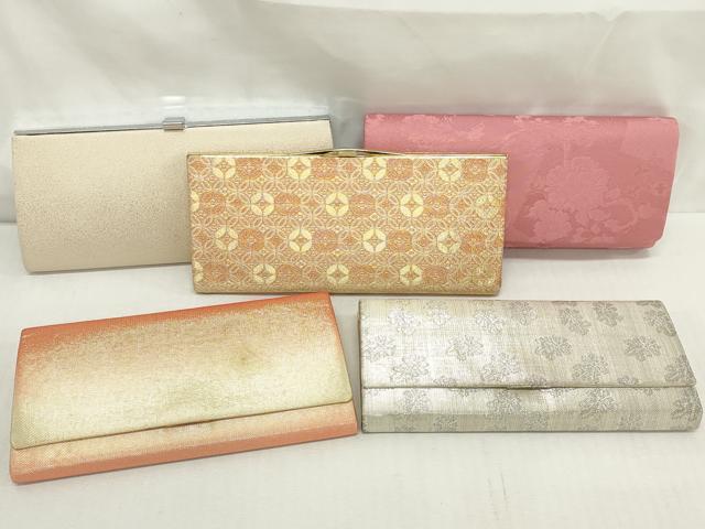 ■■■　商品詳細　■■■ ※こちらのお品はまとめての出品となりますので、 汚れ・サイズ等の詳細は記載しておりません。 ご理解の上でのご入札をお願い致します。 大変上質な逸品になります。 お安く出品致しますので、是非この機会にいかがでしょうか？ ■■■　注意事項　■■■ ■モニター発色の具合により色合いが異なる場合がございます。 ■寸法は多少の誤差が生じる場合がございますのでご了承ください。 ■縫込みの長さが左右非対称の場合は短い部分を記載しております。 左右非対称であってもご返品・お値引き等の保証は出来かねますので、ご了承の上ご購入をお願い致します。 ■シミ等のチェックには注意を払っておりますが、見落としがある場合もございますし、個人の見解も様々ですので神経質な方のご購入はお控えください。 ■箪笥に入っておりました着物や帯なので畳みシワや匂いがあるものもございます。 ■お休みは基本的に土日祝となりますが、その他臨時でお休みする場合がございますのでご了承ください。 ■商品の発送は平日のみの発送となります。 ■夜間と土曜、日曜日はお問い合わせの回答が遅れる場合がございます。 ■当店では、お直し、紋入れ、お手入れ等は承っておりません。 ■生地の状態（ヤケ、経年劣化等）によってはサイズ直しが出来ない場合がございます。 その点もどうかご了承のうえ、ご購入をお願いいたします。 ■弊社で取り扱う商品は一点ものにつき、時期や在庫状況に応じて金額が変更となる場合がございます。 ■検針は行っておりません。予めご了承いただきますようお願いいたします。 ■【洗える着物】と記載のある商品におきましては、商品お届け後に洗濯を行ってしまってからのご返品にはご対応しかねます。 念の為、専門店でのお手入れをお願いいたします。 ■写真に写っている物が全てになります。それ以外の付属品はございませんのでご了承ください。 ■状態に関する写真につきましては、掲載可能な写真枚数に限りがあるため、各箇所につき1枚参考画像を掲載しております。 ■着物のサイズ目安は下記を参考ください↓ ＜女性着物＞　お端折り次第で＋5cm　−1cmが着用可能サイズ 　例）身丈170cmの場合、身長160cm〜175cm ＜男性着物＞　身丈＋約25cm〜27cm程が適応身長 　例）身丈155cmの場合、身長180〜182cm