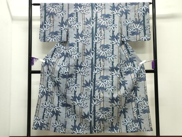 ■■■　サイズ　■■■ 身丈 152.5cm（肩から） 裄丈 62.5cm 袖丈 45cm　縫込み 1cm 袖幅 32.5cm 前幅 22.5cm 後幅 30cm 着物縫いこみ 内揚げ 0cm 裄 お袖側 約1cm　身頃側 約0cm ■■■　商品詳細　■■■ 【綿】 状態は接写画像のように表地所々に薄い汚れがございます。 大変上質な逸品になりますのでぜひお手入れをされてお召しになられてはいかがでしょうか。 お安く出品致しますので、是非この機会にいかがでしょうか？ ※※掲載サイズについて※※ 肩から採寸した寸法となっております。 商品タグの数値とは異なっておりますが、採寸方法の違いによるものです。 ■■■　注意事項　■■■ ■モニター発色の具合により色合いが異なる場合がございます。 ■寸法は多少の誤差が生じる場合がございますのでご了承ください。 ■縫込みの長さが左右非対称の場合は短い部分を記載しております。 左右非対称であってもご返品・お値引き等の保証は出来かねますので、ご了承の上ご購入をお願い致します。 ■シミ等のチェックには注意を払っておりますが、見落としがある場合もございますし、個人の見解も様々ですので神経質な方のご購入はお控えください。 ■箪笥に入っておりました着物や帯なので畳みシワや匂いがあるものもございます。 ■お休みは基本的に土日祝となりますが、その他臨時でお休みする場合がございますのでご了承ください。 ■商品の発送は平日のみの発送となります。 ■夜間と土曜、日曜日はお問い合わせの回答が遅れる場合がございます。 ■当店では、お直し、紋入れ、お手入れ等は承っておりません。 ■生地の状態（ヤケ、経年劣化等）によってはサイズ直しが出来ない場合がございます。 その点もどうかご了承のうえ、ご購入をお願いいたします。 ■弊社で取り扱う商品は一点ものにつき、時期や在庫状況に応じて金額が変更となる場合がございます。 ■検針は行っておりません。予めご了承いただきますようお願いいたします。 ■【洗える着物】と記載のある商品におきましては、商品お届け後に洗濯を行ってしまってからのご返品にはご対応しかねます。 念の為、専門店でのお手入れをお願いいたします。 ■写真に写っている物が全てになります。それ以外の付属品はございませんのでご了承ください。 ■着物のサイズ目安は下記を参考ください↓ ＜女性着物＞　お端折り次第で＋5cm　－1cmが着用可能サイズ 　例）身丈170cmの場合、身長160cm～175cm ＜男性着物＞　身丈＋約25cm～27cm程が適応身長 　例）身丈155cmの場合、身長180～182cm