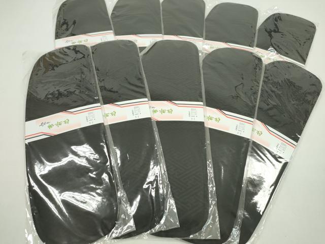 平和屋着物▼和装小物　着付け用品　前板まとめて10点　紗綾形地紋　菊地紋　礼装　喪服　黒　逸品　未使用　CABL2498ju