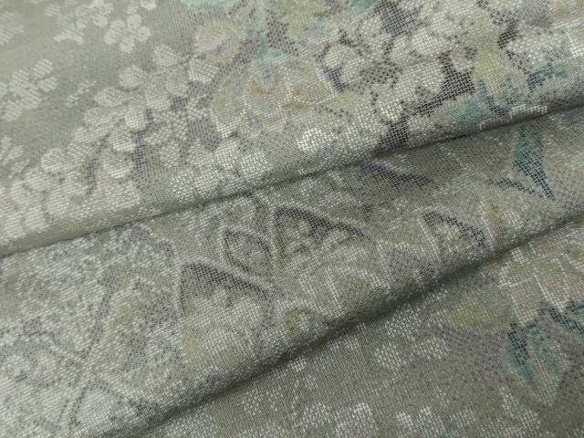 ■■■　サイズ　■■■ 身丈 158cm（肩から） 裄丈 67.5cm 袖丈 48.5cm　縫込み 4.5cm 袖幅 34cm 前幅 27.5cm 後幅 30.5cm 着物縫いこみ 内揚げ 0cm 裄 お袖側 約2.5cm　身頃側 約2.5cm ■■■　商品詳細　■■■ 【正絹】 状態は接写画像のように衿裏にホックシミ、袖口に汚れがございますが その他特に目立ったシミ汚れなどもなく大変良い状態です。 都喜ヱ門は「紬一つをわが命とぞする」を人生哲学として、 七十有余年を大島紬と共に歩みました。 本場大島紬の伝統技法をベースにしながらも新しい図柄・技法を求め、 より忠実に表現するための絣や染色技法を開発し時代を先取りする 作品創りに打ち込まれ、1973年には『都喜ヱ門』ブランドを展開されました。 都喜ヱ門の作り出す、色彩豊かで美しく、 豪華絢爛な大島紬は「ペルシャ絨毯をしのぐ」とも言われています。 大変上質な逸品になります。 お安く出品致しますので、是非この機会にいかがでしょうか？ ■■■　注意事項　■■■ ■モニター発色の具合により色合いが異なる場合がございます。 ■寸法は多少の誤差が生じる場合がございますのでご了承ください。 ■縫込みの長さが左右非対称の場合は短い部分を記載しております。 左右非対称であってもご返品・お値引き等の保証は出来かねますので、ご了承の上ご購入をお願い致します。 ■シミ等のチェックには注意を払っておりますが、見落としがある場合もございますし、個人の見解も様々ですので神経質な方のご購入はお控えください。 ■箪笥に入っておりました着物や帯なので畳みシワや匂いがあるものもございます。 ■お休みは基本的に土日祝となりますが、その他臨時でお休みする場合がございますのでご了承ください。 ■商品の発送は平日のみの発送となります。 ■夜間と土曜、日曜日はお問い合わせの回答が遅れる場合がございます。 ■当店では、お直し、紋入れ、お手入れ等は承っておりません。 ■生地の状態（ヤケ、経年劣化等）によってはサイズ直しが出来ない場合がございます。 その点もどうかご了承のうえ、ご購入をお願いいたします。 ■弊社で取り扱う商品は一点ものにつき、時期や在庫状況に応じて金額が変更となる場合がございます。 ■検針は行っておりません。予めご了承いただきますようお願いいたします。 ■【洗える着物】と記載のある商品におきましては、商品お届け後に洗濯を行ってしまってからのご返品にはご対応しかねます。 念の為、専門店でのお手入れをお願いいたします。 ■着物のサイズ目安は下記を参考ください↓ ＜女性着物＞　お端折り次第で＋5cm　−1cmが着用可能サイズ 　例）身丈170cmの場合、身長160cm〜175cm ＜男性着物＞　身丈＋約25cm〜27cm程が適応身長 　例）身丈155cmの場合、身長180〜182cm