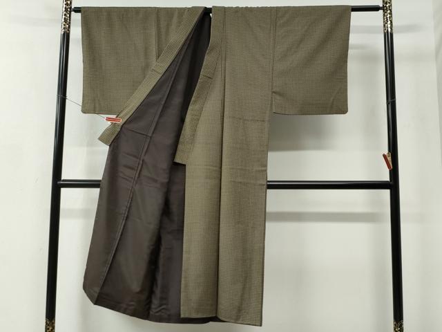 平和屋着物●男性　お召・羽織セット　抽象文　着物：媚茶色　羽織：朽葉色　正絹　逸品　CABC7012yc