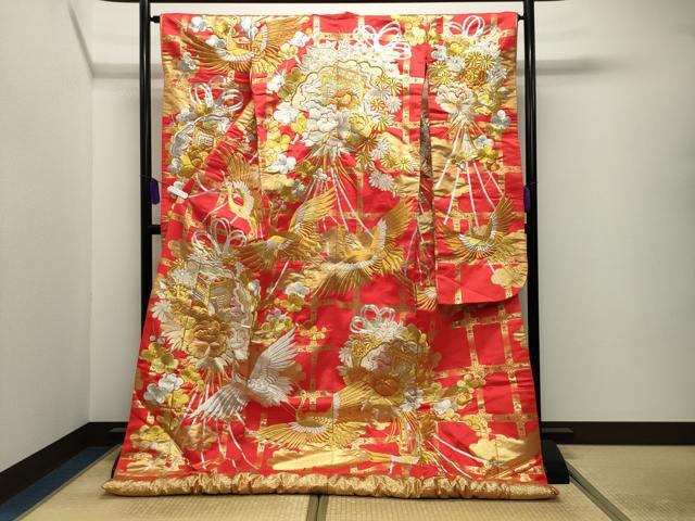 平和屋本店●色打掛　お引きずり　和装　婚礼　結婚式　花嫁　神社挙式　駒刺繍　御所車飛鶴花文　金銀糸　逸品　CABI0561gh