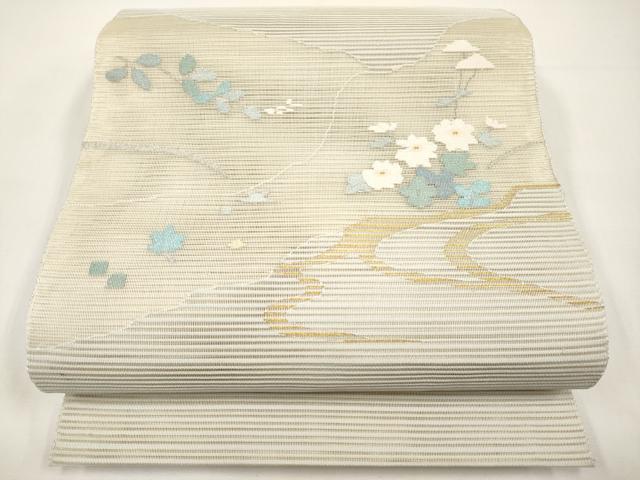 ■■■　サイズ　■■■ 長さ 372cm 幅 30.5cm程 ■■■　商品詳細　■■■ 【正絹】 状態は接写画像のように 太鼓下部に薄い汚れがございますが その他特に目立ったシミ汚れなどもなく大変良い状態です。 着用時には見えない部分になりますのであまり気にならずお召になれるかと思います。 大変上質な逸品になります。 お安く出品致しますので、是非この機会にいかがでしょうか？ ■■■　注意事項　■■■ ■モニター発色の具合により色合いが異なる場合がございます。 ■寸法は多少の誤差が生じる場合がございますのでご了承ください。 ■縫込みの長さが左右非対称の場合は短い部分を記載しております。 左右非対称であってもご返品・お値引き等の保証は出来かねますので、ご了承の上ご購入をお願い致します。 ■シミ等のチェックには注意を払っておりますが、見落としがある場合もございますし、個人の見解も様々ですので神経質な方のご購入はお控えください。 ■箪笥に入っておりました着物や帯なので畳みシワや匂いがあるものもございます。 ■お休みは基本的に土日祝となりますが、その他臨時でお休みする場合がございますのでご了承ください。 ■商品の発送は平日のみの発送となります。 ■夜間と土曜、日曜日はお問い合わせの回答が遅れる場合がございます。 ■当店では、お直し、紋入れ、お手入れ等は承っておりません。 ■生地の状態（ヤケ、経年劣化等）によってはサイズ直しが出来ない場合がございます。 その点もどうかご了承のうえ、ご購入をお願いいたします。 ■弊社で取り扱う商品は一点ものにつき、時期や在庫状況に応じて金額が変更となる場合がございます。 ■検針は行っておりません。予めご了承いただきますようお願いいたします。 ■【洗える着物】と記載のある商品におきましては、商品お届け後に洗濯を行ってしまってからのご返品にはご対応しかねます。 念の為、専門店でのお手入れをお願いいたします。 ■写真に写っている物が全てになります。それ以外の付属品はございませんのでご了承ください。 ■状態に関する写真につきましては、掲載可能な写真枚数に限りがあるため、各箇所につき1枚参考画像を掲載しております。 ■着物のサイズ目安は下記を参考ください↓ ＜女性着物＞　お端折り次第で＋5cm　－1cmが着用可能サイズ 　例）身丈170cmの場合、身長160cm～175cm ＜男性着物＞　身丈＋約25cm～27cm程が適応身長 　例）身丈155cmの場合、身長180～182cm