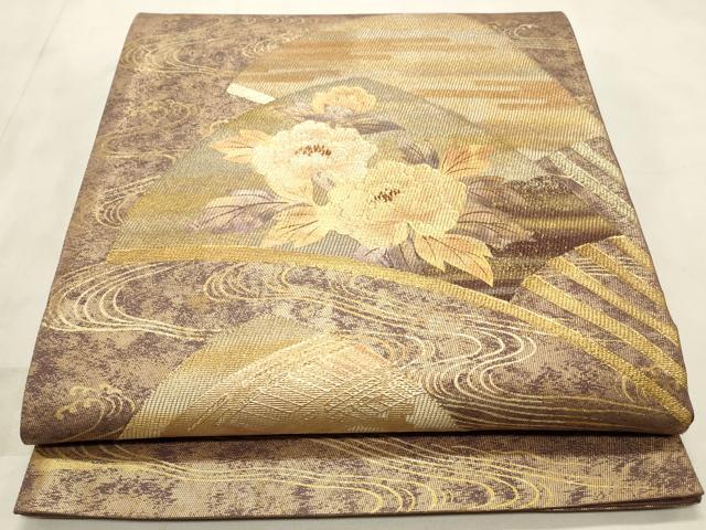■■■　サイズ　■■■ 長さ 434cm 幅 30.5cm程 ■■■　商品詳細　■■■ 【正絹・芯なし】 詳細に関しましては、画像をご確認ください。 大変上質な逸品になります。 お安く出品致しますので、是非この機会にいかがでしょうか？ ■■■　注意事項　■■■ ■モニター発色の具合により色合いが異なる場合がございます。 ■寸法は多少の誤差が生じる場合がございますのでご了承ください。 ■縫込みの長さが左右非対称の場合は短い部分を記載しております。 左右非対称であってもご返品・お値引き等の保証は出来かねますので、ご了承の上ご購入をお願い致します。 ■シミ等のチェックには注意を払っておりますが、見落としがある場合もございますし、個人の見解も様々ですので神経質な方のご購入はお控えください。 ■箪笥に入っておりました着物や帯なので畳みシワや匂いがあるものもございます。 ■お休みは基本的に土日祝となりますが、その他臨時でお休みする場合がございますのでご了承ください。 ■商品の発送は平日のみの発送となります。 ■夜間と土曜、日曜日はお問い合わせの回答が遅れる場合がございます。 ■当店では、お直し、紋入れ、お手入れ等は承っておりません。 ■生地の状態（ヤケ、経年劣化等）によってはサイズ直しが出来ない場合がございます。 その点もどうかご了承のうえ、ご購入をお願いいたします。 ■弊社で取り扱う商品は一点ものにつき、時期や在庫状況に応じて金額が変更となる場合がございます。 ■検針は行っておりません。予めご了承いただきますようお願いいたします。 ■【洗える着物】と記載のある商品におきましては、商品お届け後に洗濯を行ってしまってからのご返品にはご対応しかねます。 念の為、専門店でのお手入れをお願いいたします。 ■着物のサイズ目安は下記を参考ください↓ ＜女性着物＞　お端折り次第で＋5cm　−1cmが着用可能サイズ 　例）身丈170cmの場合、身長160cm〜175cm ＜男性着物＞　身丈＋約25cm〜27cm程が適応身長 　例）身丈155cmの場合、身長180〜182cm