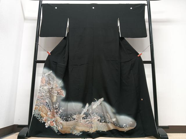 Uramono - 平和屋着物■豪華黒留袖　作家物　駒刺繍　渡り橋飛鶴花文　暈し染め　金彩　正絹　逸品　CABE7533xe