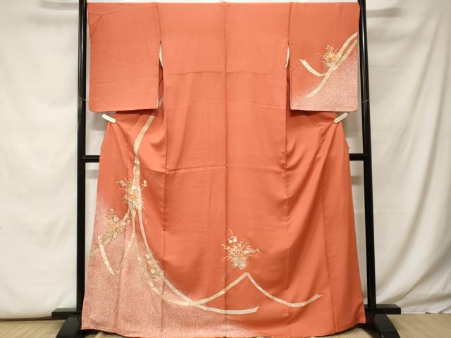 Rakuten - 平和屋着物■訪問着 鬘帯花車文 たたき染め 金彩 正絹 逸品 CABF9932ev