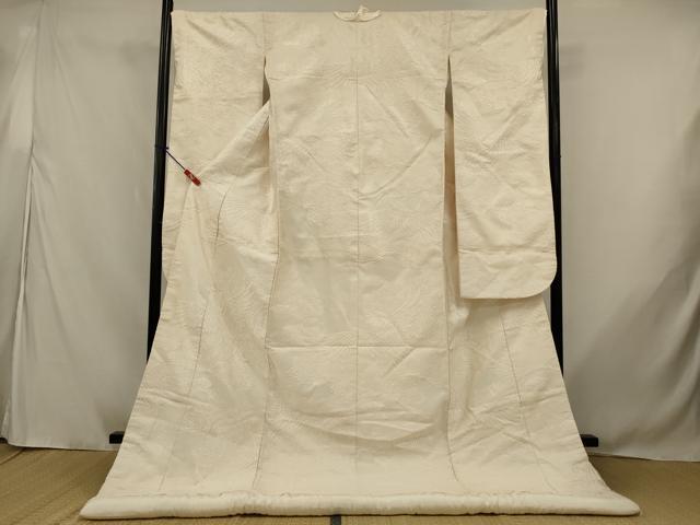 ■■■　サイズ　■■■ 身丈 195cm（肩から） 裄丈 67cm 袖丈 103.5cm　縫込み 6.5cm 袖幅 33.5cm 前幅 25.5cm 後幅 32cm 着物縫いこみ 内揚げ 0cm 裄 お袖側 約1cm　身頃側 約0cm ■■■　商品詳細　■■■ 【正絹・ふき綿仕立て】 状態は接写画像のようにふき綿部分に薄い汚れがございますが その他特に目立ったシミ汚れなどもなく大変良い状態です。 大変上質な逸品になります。 お安く出品致しますので、是非この機会にいかがでしょうか？ ■■■　注意事項　■■■ ■モニター発色の具合により色合いが異なる場合がございます。 ■寸法は多少の誤差が生じる場合がございますのでご了承ください。 ■縫込みの長さが左右非対称の場合は短い部分を記載しております。 左右非対称であってもご返品・お値引き等の保証は出来かねますので、ご了承の上ご購入をお願い致します。 ■シミ等のチェックには注意を払っておりますが、見落としがある場合もございますし、個人の見解も様々ですので神経質な方のご購入はお控えください。 ■箪笥に入っておりました着物や帯なので畳みシワや匂いがあるものもございます。 ■お休みは基本的に土日祝となりますが、その他臨時でお休みする場合がございますのでご了承ください。 ■商品の発送は平日のみの発送となります。 ■夜間と土曜、日曜日はお問い合わせの回答が遅れる場合がございます。 ■当店では、お直し、紋入れ、お手入れ等は承っておりません。 ■生地の状態（ヤケ、経年劣化等）によってはサイズ直しが出来ない場合がございます。 その点もどうかご了承のうえ、ご購入をお願いいたします。 ■弊社で取り扱う商品は一点ものにつき、時期や在庫状況に応じて金額が変更となる場合がございます。 ■検針は行っておりません。予めご了承いただきますようお願いいたします。 ■【洗える着物】と記載のある商品におきましては、商品お届け後に洗濯を行ってしまってからのご返品にはご対応しかねます。 念の為、専門店でのお手入れをお願いいたします。 ■写真に写っている物が全てになります。 それ以外の付属品はございませんのでご了承ください。 ■状態に関する写真につきましては、掲載可能な写真枚数に限りがあるため、 各箇所につき1枚参考画像を掲載しております。 ■着物のサイズ目安は下記を参考ください↓ ＜女性着物＞　お端折り次第で＋5cm　−10cmが着用可能サイズ 　例）身丈170cmの場合、身長160cm〜175cm ＜男性着物＞　身丈＋約25cm〜27cm程が適応身長 　例）身丈155cmの場合、身長180cm〜182cm