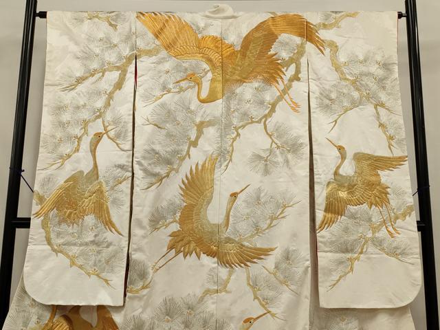 平和屋の平和屋本店●色打掛　和装　婚礼　結婚式　花嫁　神社挙式　総刺繍　群れ鶴松文　金銀糸　逸品　AABJ8246ou｜アングル3