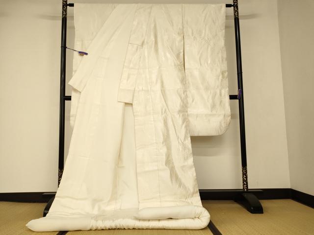 平和屋の平和屋本店●白打掛　白無垢　和装　婚礼　結婚式　花嫁　神社挙式　唐織　飛鶴枝花文　逸品　AABJ2730fw｜アングル2