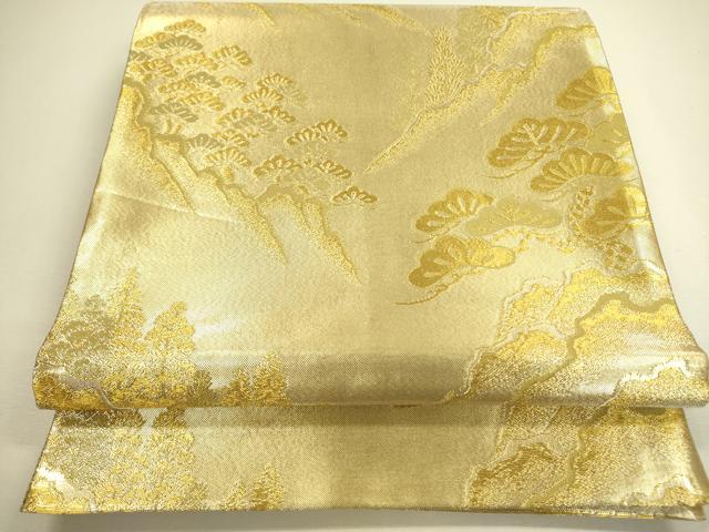 ■■■　サイズ　■■■ 長さ 428cm 幅 30.5cm程 ■■■　商品詳細　■■■ 【正絹】 詳細に関しましては、画像をご確認ください。 大変上質な逸品になります。 お安く出品致しますので、是非この機会にいかがでしょうか？ ■■■　注意事項　■■■ ■モニター発色の具合により色合いが異なる場合がございます。 ■寸法は多少の誤差が生じる場合がございますのでご了承ください。 ■縫込みの長さが左右非対称の場合は短い部分を記載しております。 左右非対称であってもご返品・お値引き等の保証は出来かねますので、ご了承の上ご購入をお願い致します。 ■シミ等のチェックには注意を払っておりますが、見落としがある場合もございますし、個人の見解も様々ですので神経質な方のご購入はお控えください。 ■箪笥に入っておりました着物や帯なので畳みシワや匂いがあるものもございます。 ■お休みは基本的に土日祝となりますが、その他臨時でお休みする場合がございますのでご了承ください。 ■商品の発送は平日のみの発送となります。 ■夜間と土曜、日曜日はお問い合わせの回答が遅れる場合がございます。 ■当店では、お直し、紋入れ、お手入れ等は承っておりません。 ■生地の状態（ヤケ、経年劣化等）によってはサイズ直しが出来ない場合がございます。 その点もどうかご了承のうえ、ご購入をお願いいたします。 ■弊社で取り扱う商品は一点ものにつき、時期や在庫状況に応じて金額が変更となる場合がございます。 ■検針は行っておりません。予めご了承いただきますようお願いいたします。 ■【洗える着物】と記載のある商品におきましては、商品お届け後に洗濯を行ってしまってからのご返品にはご対応しかねます。 念の為、専門店でのお手入れをお願いいたします。 ■着物のサイズ目安は下記を参考ください↓ ＜女性着物＞　お端折り次第で＋5cm　−1cmが着用可能サイズ 　例）身丈170cmの場合、身長160cm〜175cm ＜男性着物＞　身丈＋約25cm〜27cm程が適応身長 　例）身丈155cmの場合、身長180〜182cm