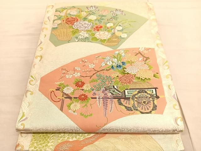 ■■■　サイズ　■■■ 長さ 428cm 幅 30.5cm程 ■■■　商品詳細　■■■ 【正絹・芯なし】 詳細に関しましては、画像をご確認ください。 大変上質な逸品になります。 お安く出品致しますので、是非この機会にいかがでしょうか？ ■■■　注意事項　■■■ ■モニター発色の具合により色合いが異なる場合がございます。 ■寸法は多少の誤差が生じる場合がございますのでご了承ください。 ■縫込みの長さが左右非対称の場合は短い部分を記載しております。 左右非対称であってもご返品・お値引き等の保証は出来かねますので、ご了承の上ご購入をお願い致します。 ■シミ等のチェックには注意を払っておりますが、見落としがある場合もございますし、個人の見解も様々ですので神経質な方のご購入はお控えください。 ■箪笥に入っておりました着物や帯なので畳みシワや匂いがあるものもございます。 ■お休みは基本的に土日祝となりますが、その他臨時でお休みする場合がございますのでご了承ください。 ■商品の発送は平日のみの発送となります。 ■夜間と土曜、日曜日はお問い合わせの回答が遅れる場合がございます。 ■当店では、お直し、紋入れ、お手入れ等は承っておりません。 ■生地の状態（ヤケ、経年劣化等）によってはサイズ直しが出来ない場合がございます。 その点もどうかご了承のうえ、ご購入をお願いいたします。 ■弊社で取り扱う商品は一点ものにつき、時期や在庫状況に応じて金額が変更となる場合がございます。 ■検針は行っておりません。予めご了承いただきますようお願いいたします。 ■【洗える着物】と記載のある商品におきましては、商品お届け後に洗濯を行ってしまってからのご返品にはご対応しかねます。 念の為、専門店でのお手入れをお願いいたします。 ■着物のサイズ目安は下記を参考ください↓ ＜女性着物＞　お端折り次第で＋5cm　−1cmが着用可能サイズ 　例）身丈170cmの場合、身長160cm〜175cm ＜男性着物＞　身丈＋約25cm〜27cm程が適応身長 　例）身丈155cmの場合、身長180〜182cm
