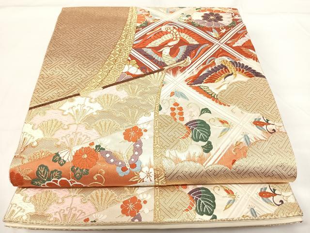 ■■■　サイズ　■■■ 長さ 432cm 幅 30.5cm程 ■■■　商品詳細　■■■ 【正絹】 詳細に関しましては、画像をご確認ください。 大変上質な逸品になります。 お安く出品致しますので、是非この機会にいかがでしょうか？ ■■■　注意事項　■■■ ■モニター発色の具合により色合いが異なる場合がございます。 ■寸法は多少の誤差が生じる場合がございますのでご了承ください。 ■縫込みの長さが左右非対称の場合は短い部分を記載しております。 左右非対称であってもご返品・お値引き等の保証は出来かねますので、ご了承の上ご購入をお願い致します。 ■シミ等のチェックには注意を払っておりますが、見落としがある場合もございますし、個人の見解も様々ですので神経質な方のご購入はお控えください。 ■箪笥に入っておりました着物や帯なので畳みシワや匂いがあるものもございます。 ■お休みは基本的に土日祝となりますが、その他臨時でお休みする場合がございますのでご了承ください。 ■商品の発送は平日のみの発送となります。 ■夜間と土曜、日曜日はお問い合わせの回答が遅れる場合がございます。 ■当店では、お直し、紋入れ、お手入れ等は承っておりません。 ■生地の状態（ヤケ、経年劣化等）によってはサイズ直しが出来ない場合がございます。 その点もどうかご了承のうえ、ご購入をお願いいたします。 ■弊社で取り扱う商品は一点ものにつき、時期や在庫状況に応じて金額が変更となる場合がございます。 ■検針は行っておりません。予めご了承いただきますようお願いいたします。 ■【洗える着物】と記載のある商品におきましては、商品お届け後に洗濯を行ってしまってからのご返品にはご対応しかねます。 念の為、専門店でのお手入れをお願いいたします。 ■着物のサイズ目安は下記を参考ください↓ ＜女性着物＞　お端折り次第で＋5cm　−1cmが着用可能サイズ 　例）身丈170cmの場合、身長160cm〜175cm ＜男性着物＞　身丈＋約25cm〜27cm程が適応身長 　例）身丈155cmの場合、身長180〜182cm