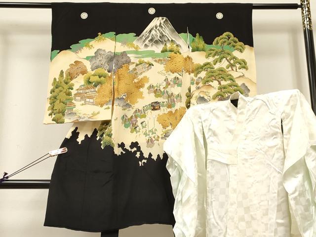 ■■■　サイズ　■■■ 【祝着】 身丈 97cm（肩から） 裄丈 44cm（肩上げ　0cm） 袖丈 55cm　縫込み 3cm 袖幅 28.5cm 前幅 14.5cm 後幅 15.5cm 着物縫いこみ 内揚げ 0cm （腰上げ　0cm） 裄 お袖側 約2cm　身頃側 約1cm 【長襦袢】 身丈 97cm（肩から） 裄丈 43cm（肩上げ　0cm） 袖丈 54cm　縫込み 2.5cm 袖幅 28cm 前幅 13.5cm 後幅 15.5cm 着物縫いこみ 内揚げ 0cm （腰上げ　0cm） 裄 お袖側 約1.5cm　身頃側 約0cm ■■■　商品詳細　■■■ 着物【正絹・五つ紋】の 状態は接写画像のように表地所々・紐部分・裏地に薄い汚れがございます。 長襦袢【化繊】の 状態は接写画像のように紐部分に薄い汚れ、両袖付に糸ホツレがございますが その他表地は特に目立ったシミ汚れなどもなく大変良い状態です。 大変上質な逸品になりますので ぜひお手入れをされてお召しになられてはいかがでしょうか。 お安く出品致しますので、是非この機会にいかがでしょうか？ ※襦袢のみ袖が大名袖になっております。 ※着物・襦袢共に肩上げと腰上げがされておりません。 ■■■　注意事項　■■■ ■モニター発色の具合により色合いが異なる場合がございます。 ■寸法は多少の誤差が生じる場合がございますのでご了承ください。 ■縫込みの長さが左右非対称の場合は短い部分を記載しております。 左右非対称であってもご返品・お値引き等の保証は出来かねますので、ご了承の上ご購入をお願い致します。 ■シミ等のチェックには注意を払っておりますが、見落としがある場合もございますし、個人の見解も様々ですので神経質な方のご購入はお控えください。 ■箪笥に入っておりました着物や帯なので畳みシワや匂いがあるものもございます。 ■お休みは基本的に土日祝となりますが、その他臨時でお休みする場合がございますのでご了承ください。 ■商品の発送は平日のみの発送となります。 ■夜間と土曜、日曜日はお問い合わせの回答が遅れる場合がございます。 ■当店では、お直し、紋入れ、お手入れ等は承っておりません。 ■生地の状態（ヤケ、経年劣化等）によってはサイズ直しが出来ない場合がございます。 その点もどうかご了承のうえ、ご購入をお願いいたします。 ■弊社で取り扱う商品は一点ものにつき、時期や在庫状況に応じて金額が変更となる場合がございます。 ■検針は行っておりません。予めご了承いただきますようお願いいたします。 ■【洗える着物】と記載のある商品におきましては、商品お届け後に洗濯を行ってしまってからのご返品にはご対応しかねます。 念の為、専門店でのお手入れをお願いいたします。 ■着物のサイズ目安は下記を参考ください↓ ＜女性着物＞　お端折り次第で＋5cm　−1cmが着用可能サイズ 　例）身丈170cmの場合、身長160cm〜175cm ＜男性着物＞　身丈＋約25cm〜27cm程が適応身長 　例）身丈155cmの場合、身長180〜182cm