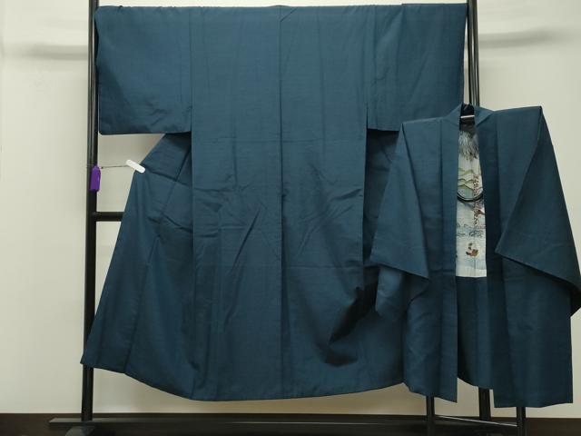 ■■■　サイズ　■■■ 【着物】 身丈 144cm（肩から） 裄丈 69.5cm 袖丈 48.5cm　縫込み 4cm 袖幅 36cm 前幅 28.5cm 後幅 32.5cm 着物縫いこみ 内揚げ 5.5cm 裄 お袖側 約2.5cm　身頃側 約3cm 【羽織】 身丈 86.5cm（肩から） 裄丈 70.5cm 袖丈 48.5cm　縫込み 4.5cm 袖幅 36.5cm 前幅 21.5cm 後幅 32cm 裄 お袖側 約3cm　身頃側 約3.5cm ■■■　商品詳細　■■■ 【正絹】 状態は特に目立ったシミ汚れなどもなく大変良い状態です。 大変上質な逸品になります。 お安く出品致しますので、是非この機会にいかがでしょうか？ ■■■　注意事項　■■■ ■モニター発色の具合により色合いが異なる場合がございます。 ■寸法は多少の誤差が生じる場合がございますのでご了承ください。 ■縫込みの長さが左右非対称の場合は短い部分を記載しております。 左右非対称であってもご返品・お値引き等の保証は出来かねますので、ご了承の上ご購入をお願い致します。 ■シミ等のチェックには注意を払っておりますが、見落としがある場合もございますし、個人の見解も様々ですので神経質な方のご購入はお控えください。 ■箪笥に入っておりました着物や帯なので畳みシワや匂いがあるものもございます。 ■お休みは基本的に土日祝となりますが、その他臨時でお休みする場合がございますのでご了承ください。 ■商品の発送は平日のみの発送となります。 ■夜間と土曜、日曜日はお問い合わせの回答が遅れる場合がございます。 ■当店では、お直し、紋入れ、お手入れ等は承っておりません。 ■生地の状態（ヤケ、経年劣化等）によってはサイズ直しが出来ない場合がございます。 その点もどうかご了承のうえ、ご購入をお願いいたします。 ■弊社で取り扱う商品は一点ものにつき、時期や在庫状況に応じて金額が変更となる場合がございます。 ■検針は行っておりません。予めご了承いただきますようお願いいたします。 ■【洗える着物】と記載のある商品におきましては、商品お届け後に洗濯を行ってしまってからのご返品にはご対応しかねます。 念の為、専門店でのお手入れをお願いいたします。 ■着物のサイズ目安は下記を参考ください↓ ＜女性着物＞　お端折り次第で＋5cm　−1cmが着用可能サイズ 　例）身丈170cmの場合、身長160cm〜175cm ＜男性着物＞　身丈＋約25cm〜27cm程が適応身長 　例）身丈155cmの場合、身長180〜182cm