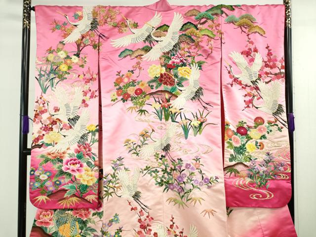 平和屋の平和屋本店●極上　中国三大刺繍 相良刺繍 色打掛 和装 婚礼 結婚式 花嫁 神社挙式 駒刺繍 孔雀飛鶴花文 暈し染め 金糸 逸品　DZAB5217kh6｜アングル3